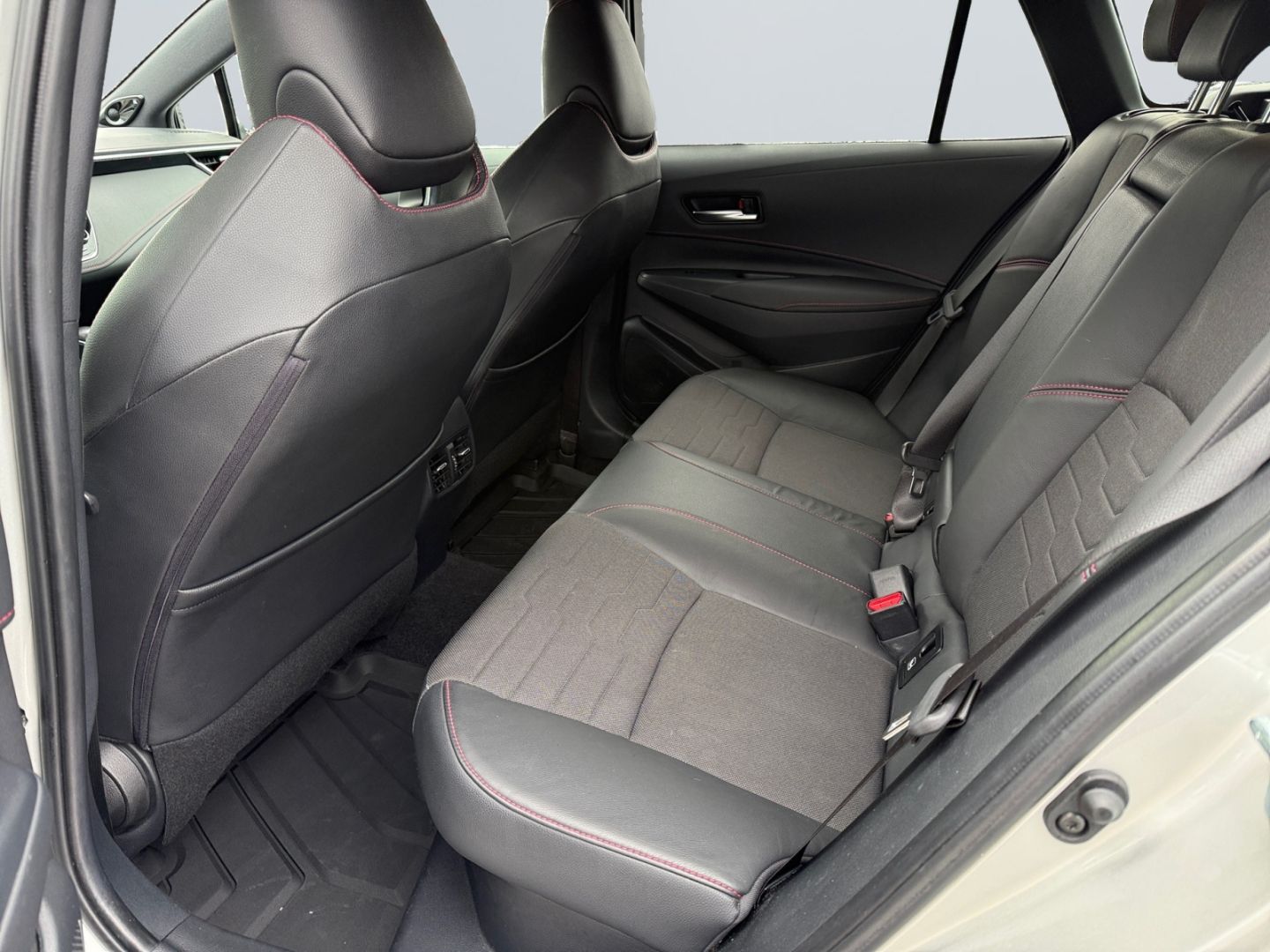 Toyota Corolla 2.0 Hybrid TS Lounge*Pano*Matrix*ACC*SHZ foto 14