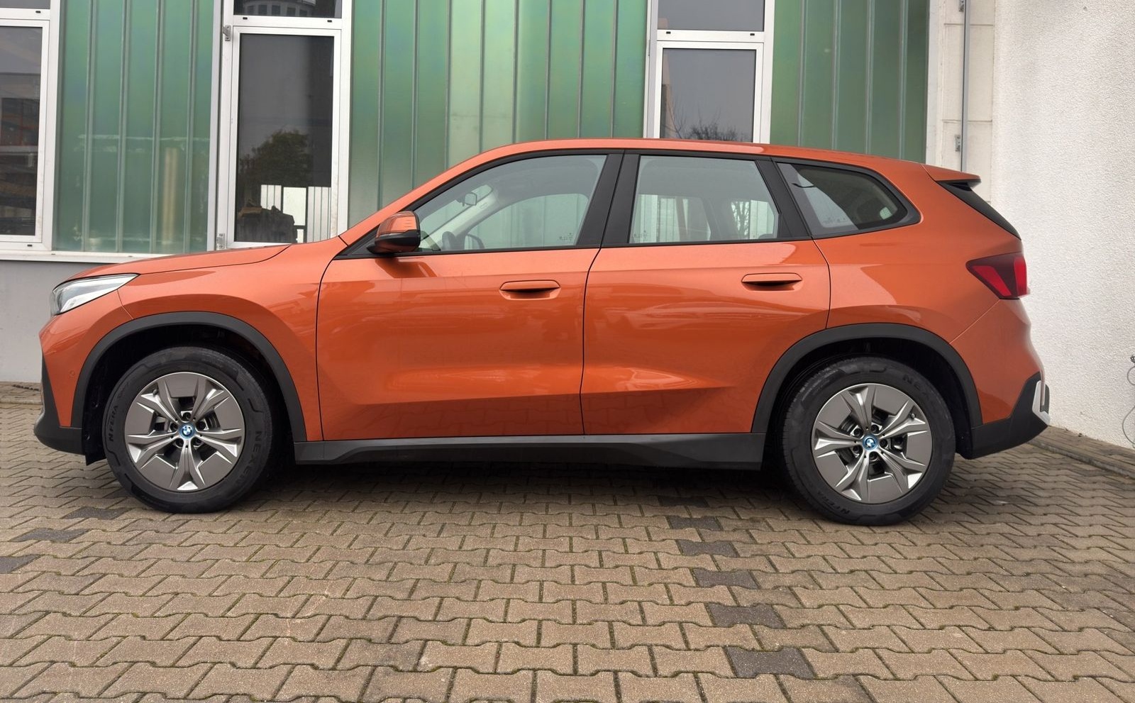BMW iX1 xDrive30 LED Navi ParkAs SHZ foto 16