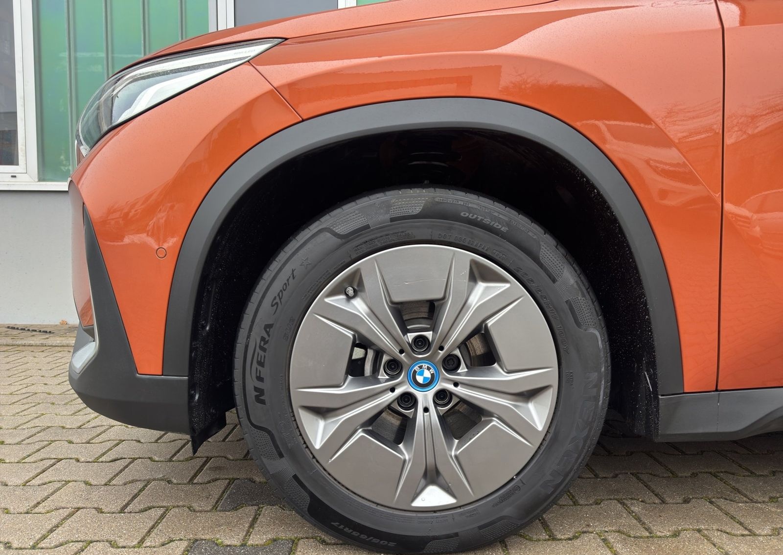 BMW iX1 xDrive30 LED Navi ParkAs SHZ foto 3