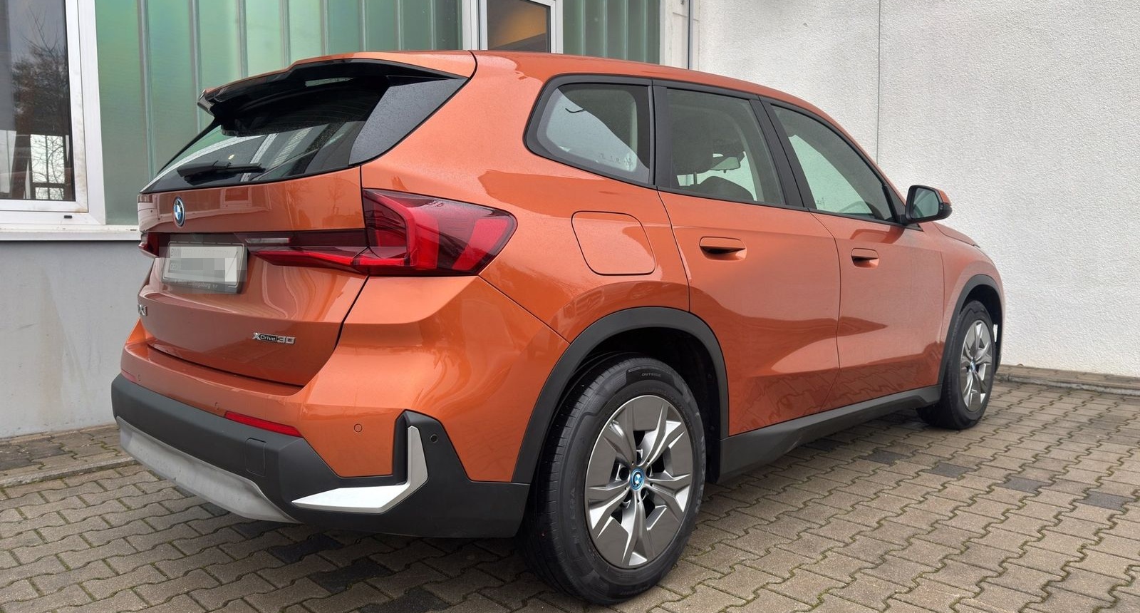 BMW iX1 xDrive30 LED Navi ParkAs SHZ foto 6