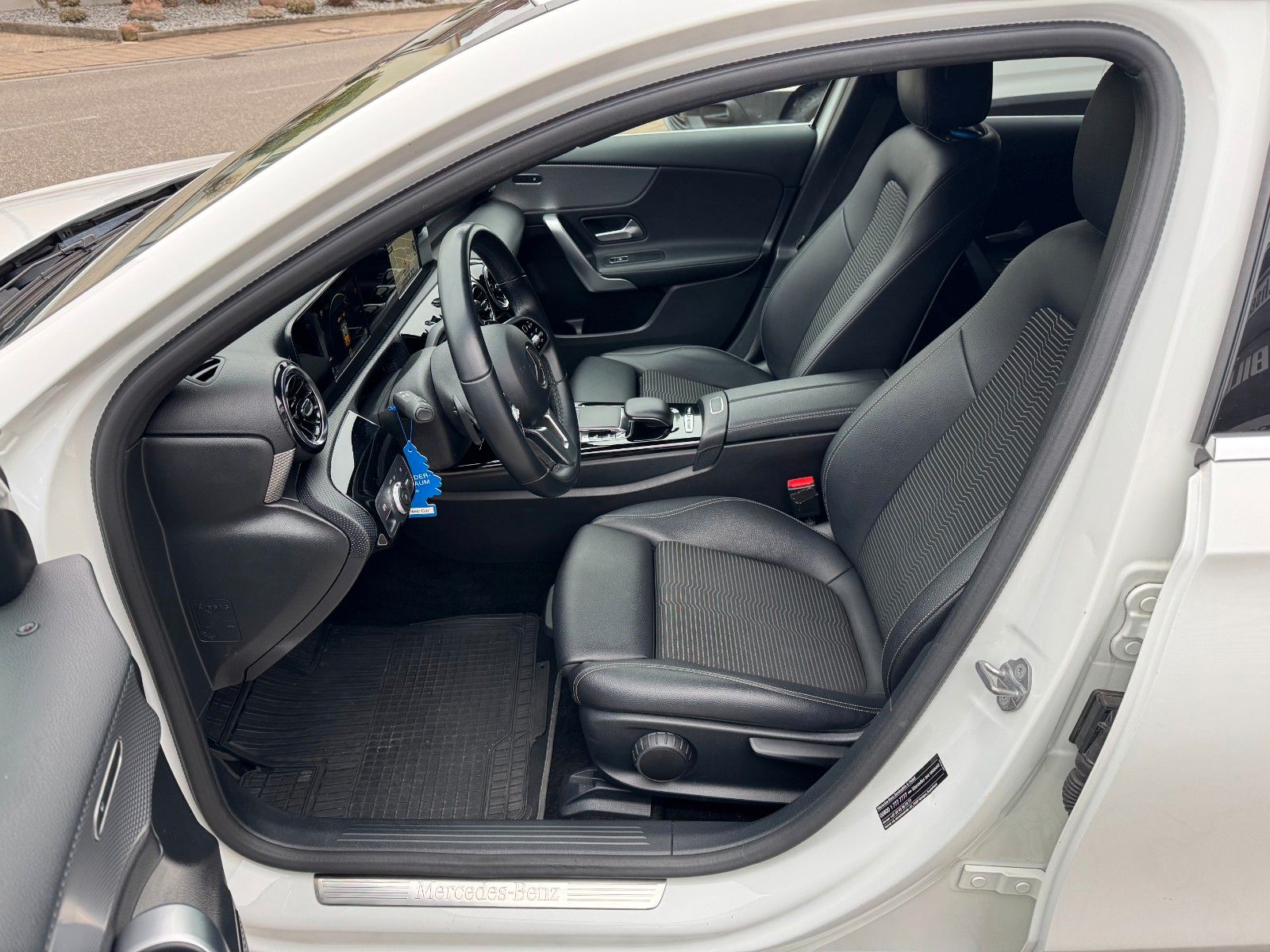 Mercedes-Benz A 180 *Autom - T.Leder - Navi - LED - Tempo++ foto 12
