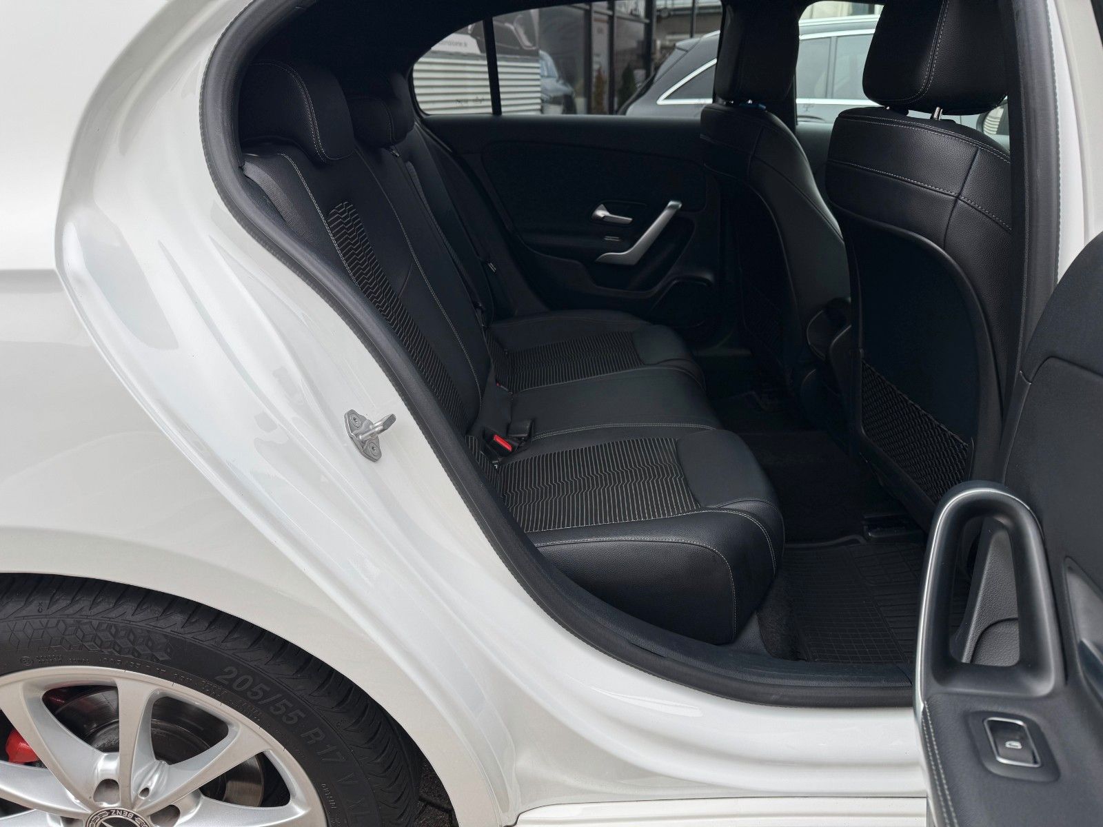 Mercedes-Benz A 180 *Autom - T.Leder - Navi - LED - Tempo++ foto 13