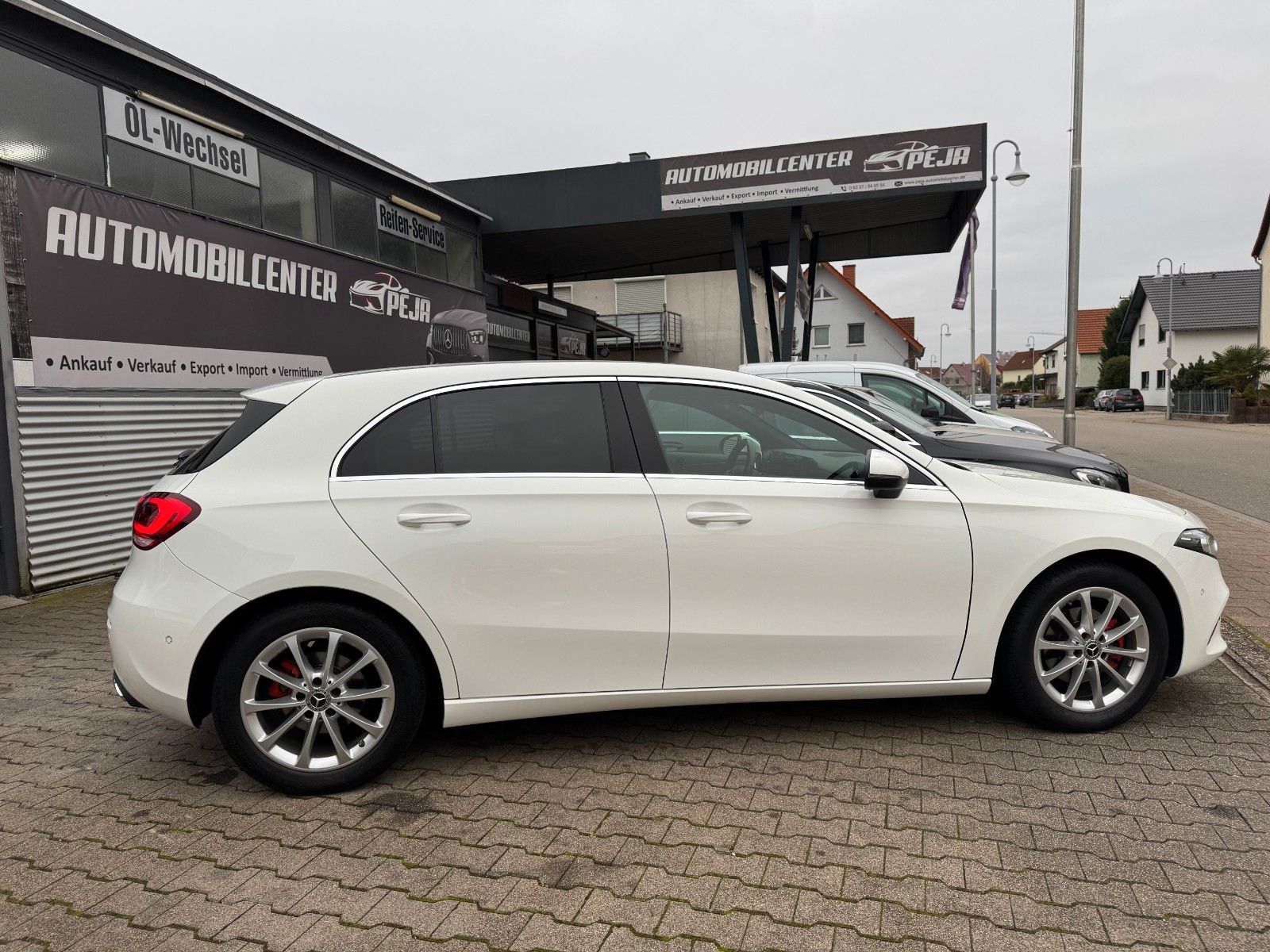 Mercedes-Benz A 180 *Autom - T.Leder - Navi - LED - Tempo++ foto 4