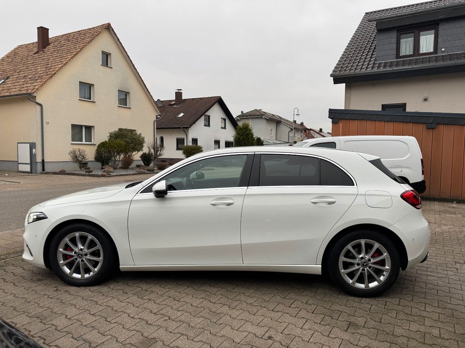 Mercedes-Benz A 180 *Autom - T.Leder - Navi - LED - Tempo++ foto 5