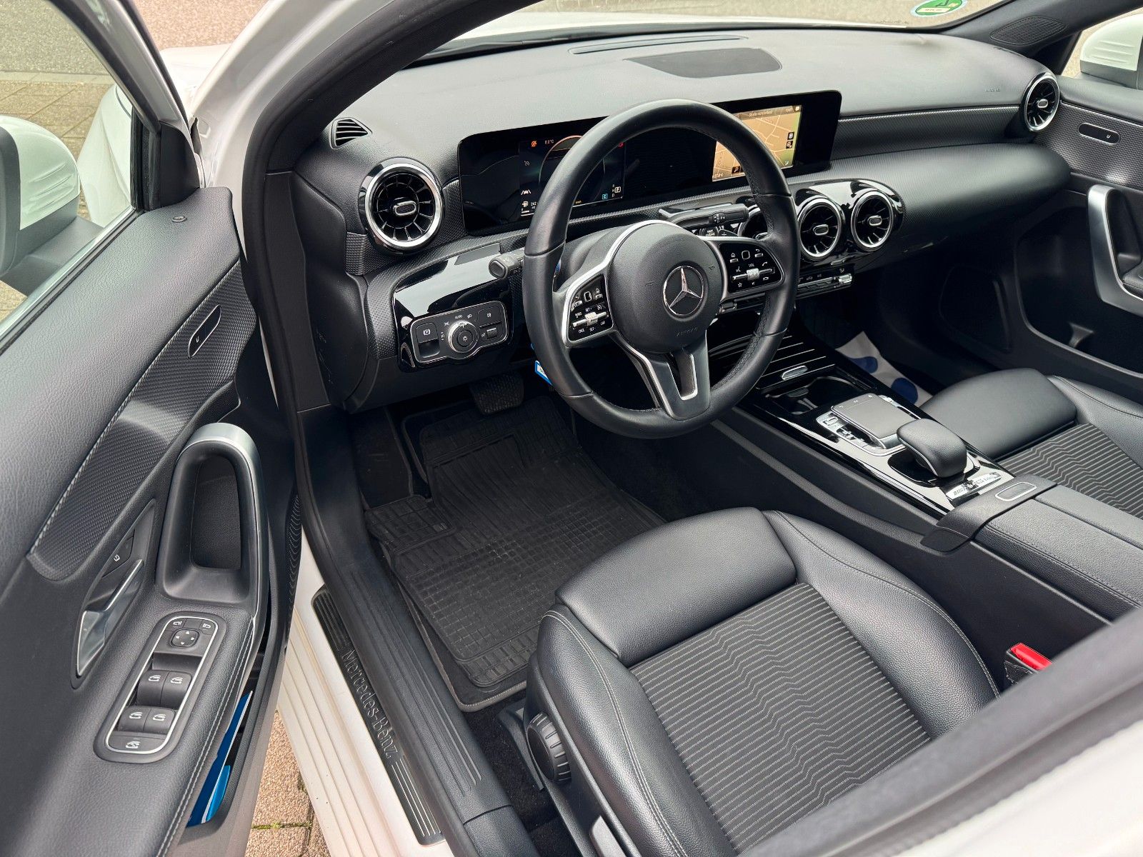 Mercedes-Benz A 180 *Autom - T.Leder - Navi - LED - Tempo++ foto 7
