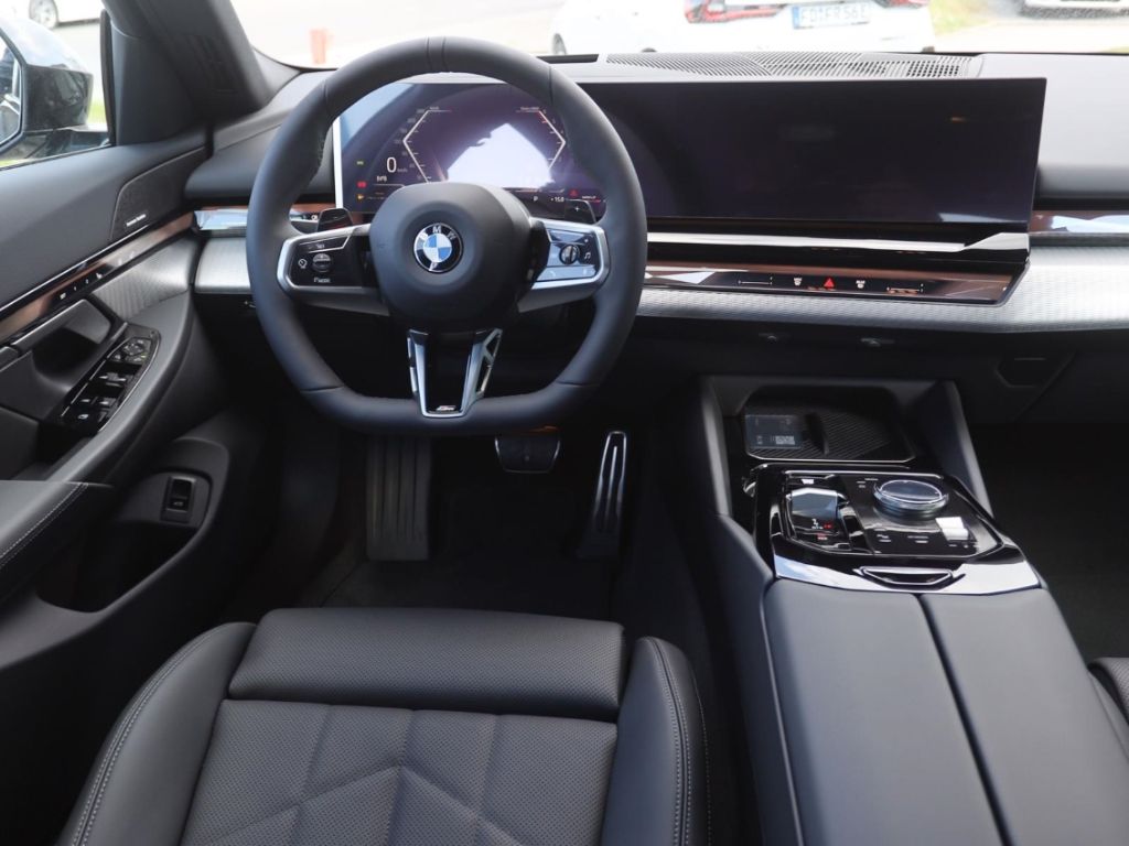 BMW 540 dxDriveMSport+AHK+Navi+HUD+360 Kamera+Leder foto 16