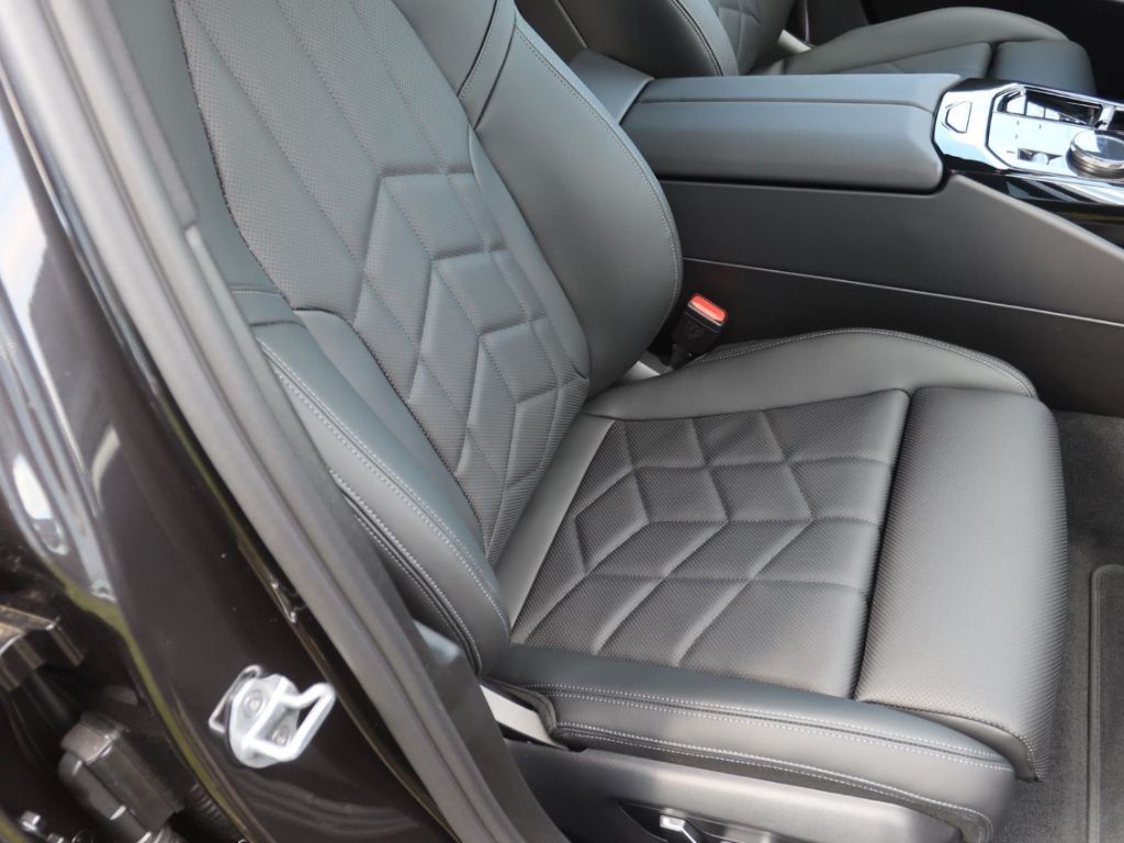 BMW 540 dxDriveMSport+AHK+Navi+HUD+360 Kamera+Leder foto 17