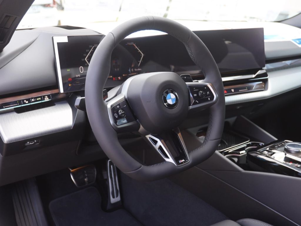 BMW 540 dxDriveMSport+AHK+Navi+HUD+360 Kamera+Leder foto 8