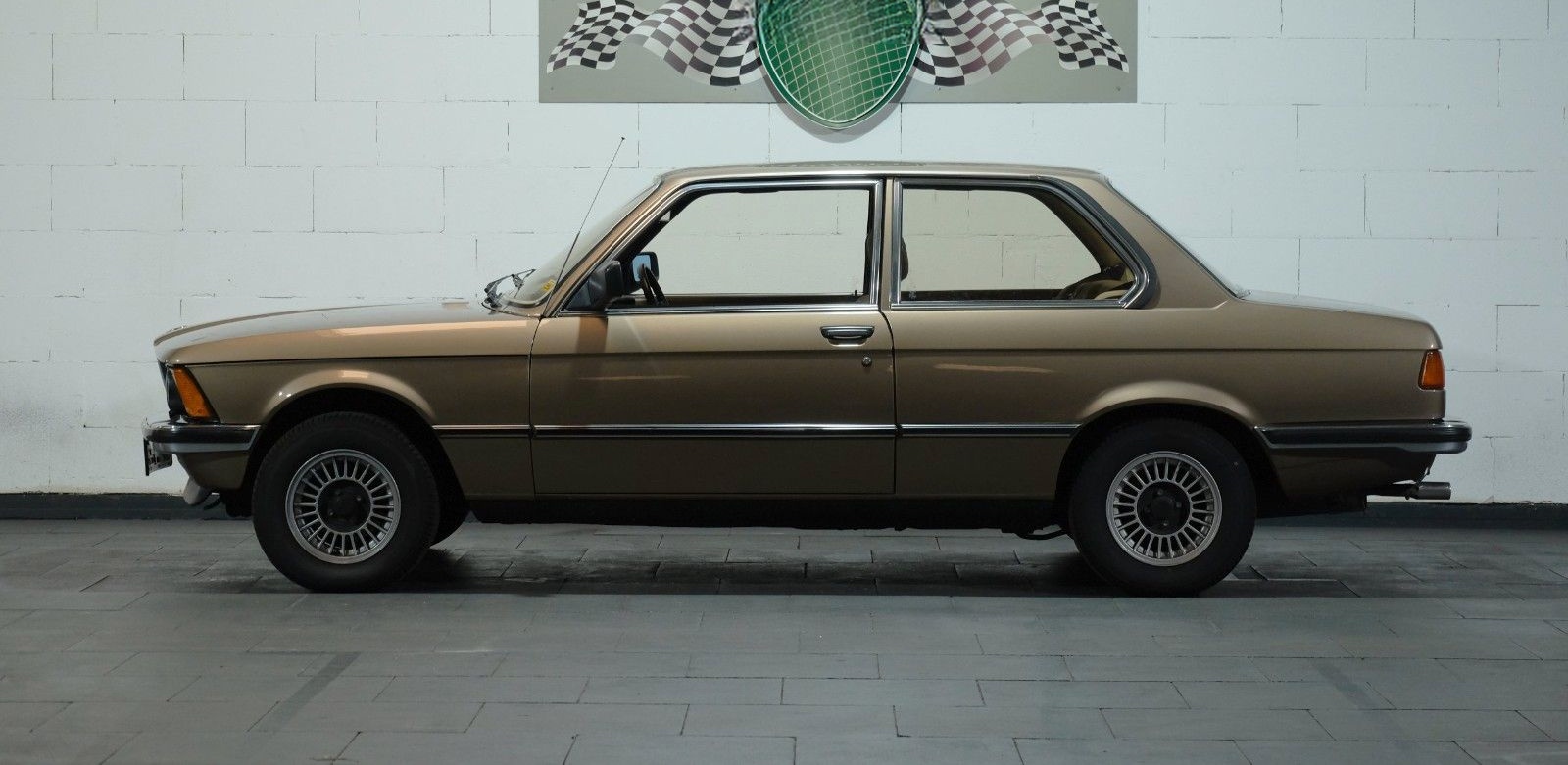 BMW 323i, 5-Gang-Getriebe! foto 2
