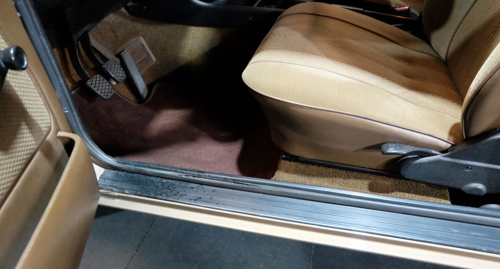 BMW 323i, 5-Gang-Getriebe! foto 14