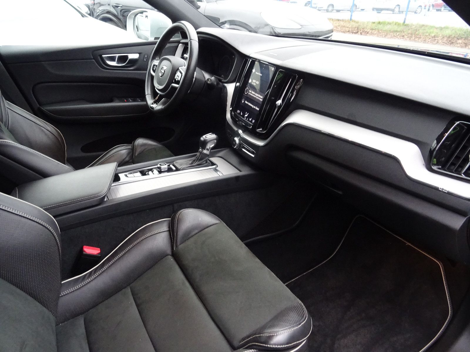 Volvo XC 60 R Design AWD-Autom-LED-Leder-AHK foto 11