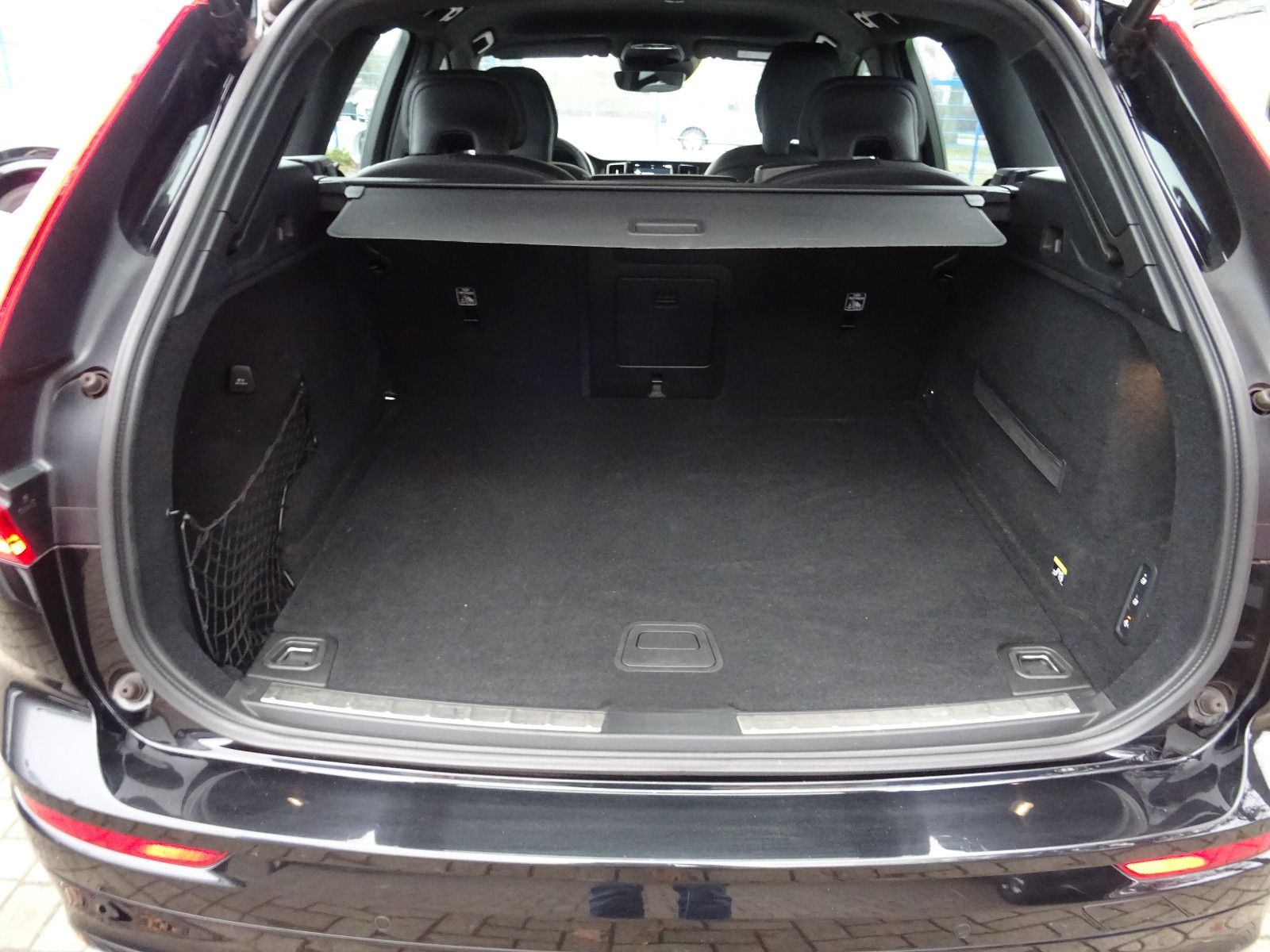 Volvo XC 60 R Design AWD-Autom-LED-Leder-AHK foto 14