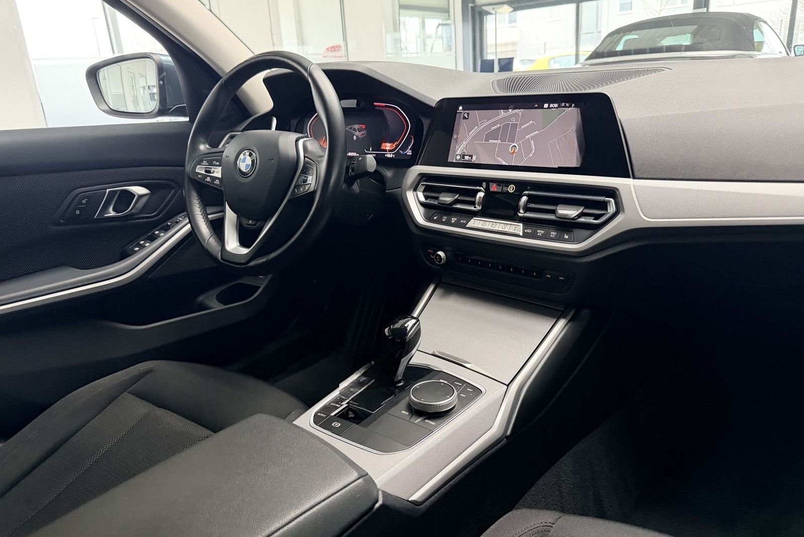 BMW 320 ADVANTAGE NAV+LASER+DISPLAY+HARMAN+STANDHEIZ foto 11