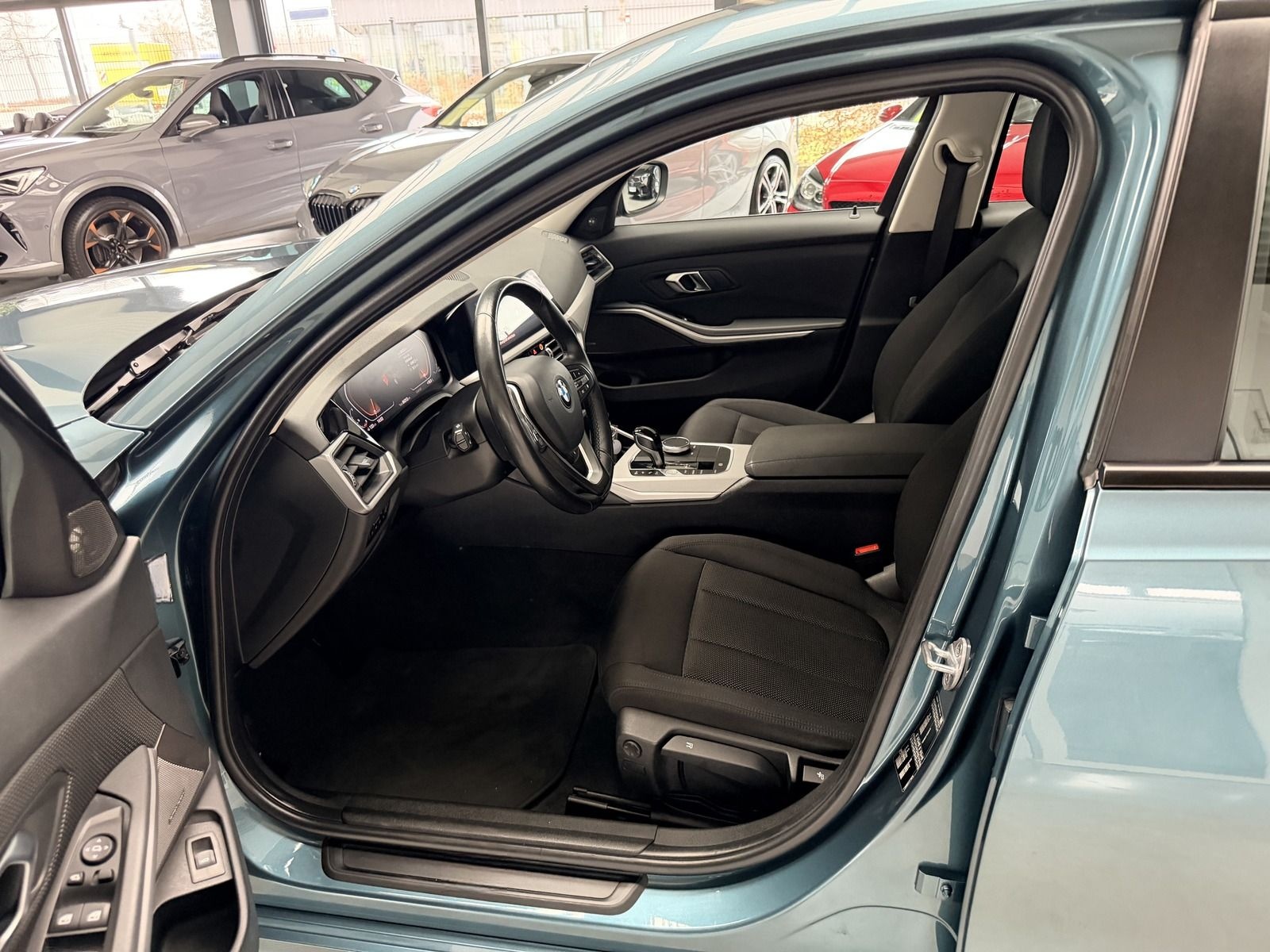 BMW 320 ADVANTAGE NAV+LASER+DISPLAY+HARMAN+STANDHEIZ foto 16