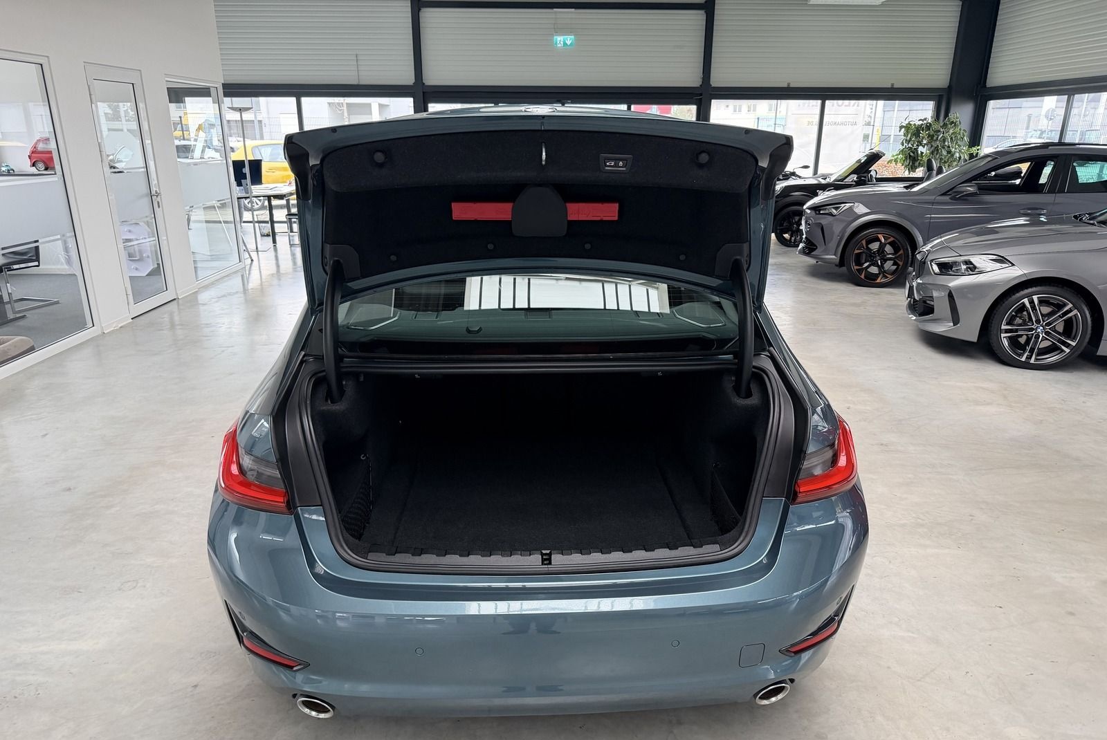 BMW 320 ADVANTAGE NAV+LASER+DISPLAY+HARMAN+STANDHEIZ foto 17