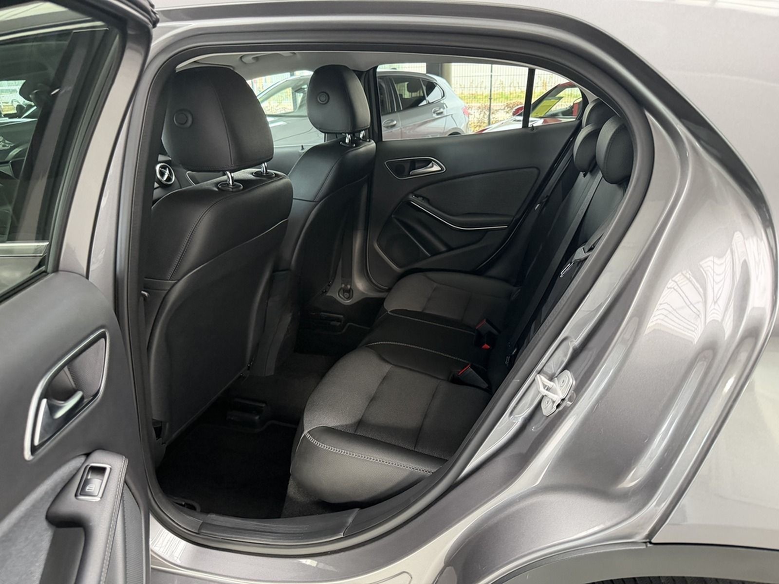 Mercedes-Benz GLA 200 STYLE AUTOMATIK+NAVI+XENON+E-HECKKLAPPE+ foto 14