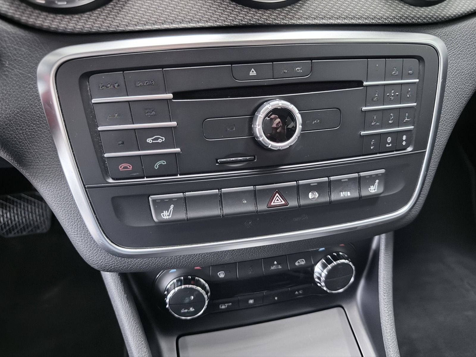 Mercedes-Benz GLA 200 STYLE AUTOMATIK+NAVI+XENON+E-HECKKLAPPE+ foto 18