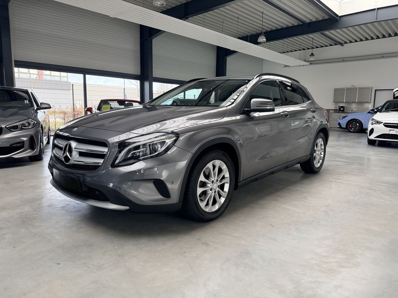 Mercedes-Benz GLA 200 STYLE AUTOMATIK+NAVI+XENON+E-HECKKLAPPE+ foto 8