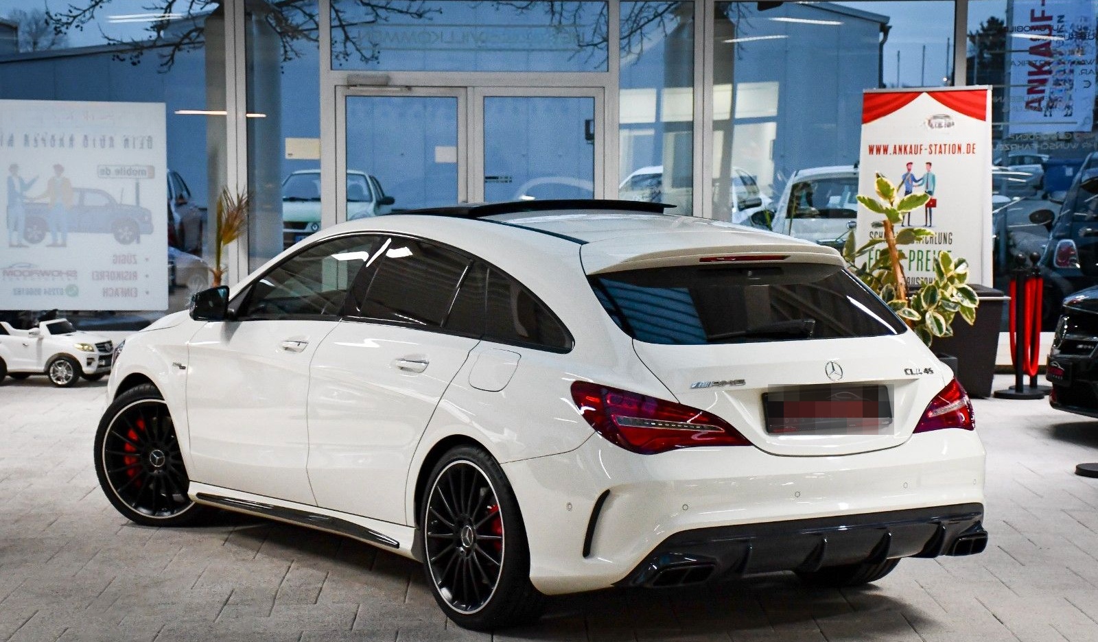 Mercedes-Benz CLA 45 AMG SB 4Matic Performance AMG Pano Harman foto 4