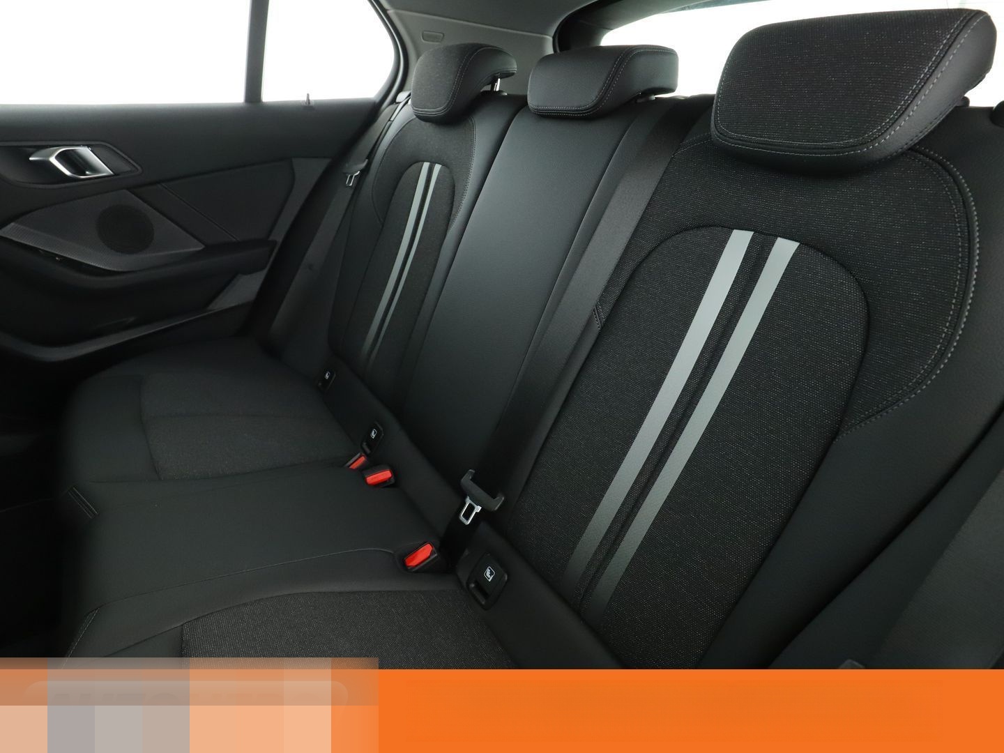 BMW 118i Sport Line Aut.*NAVI*LED*PDC*SHZ*LHZ*TEMPO* foto 14