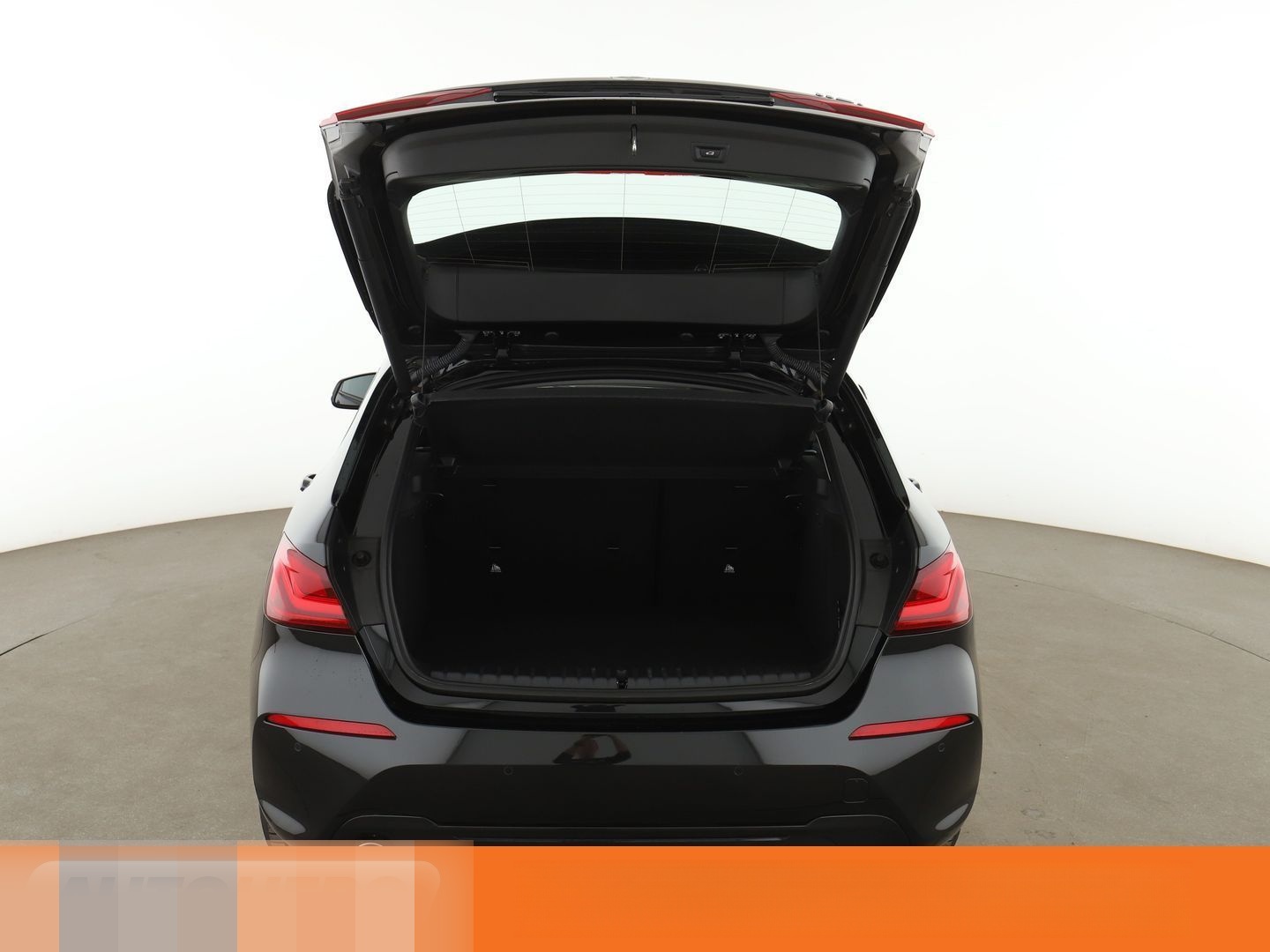 BMW 118i Sport Line Aut.*NAVI*LED*PDC*SHZ*LHZ*TEMPO* foto 17