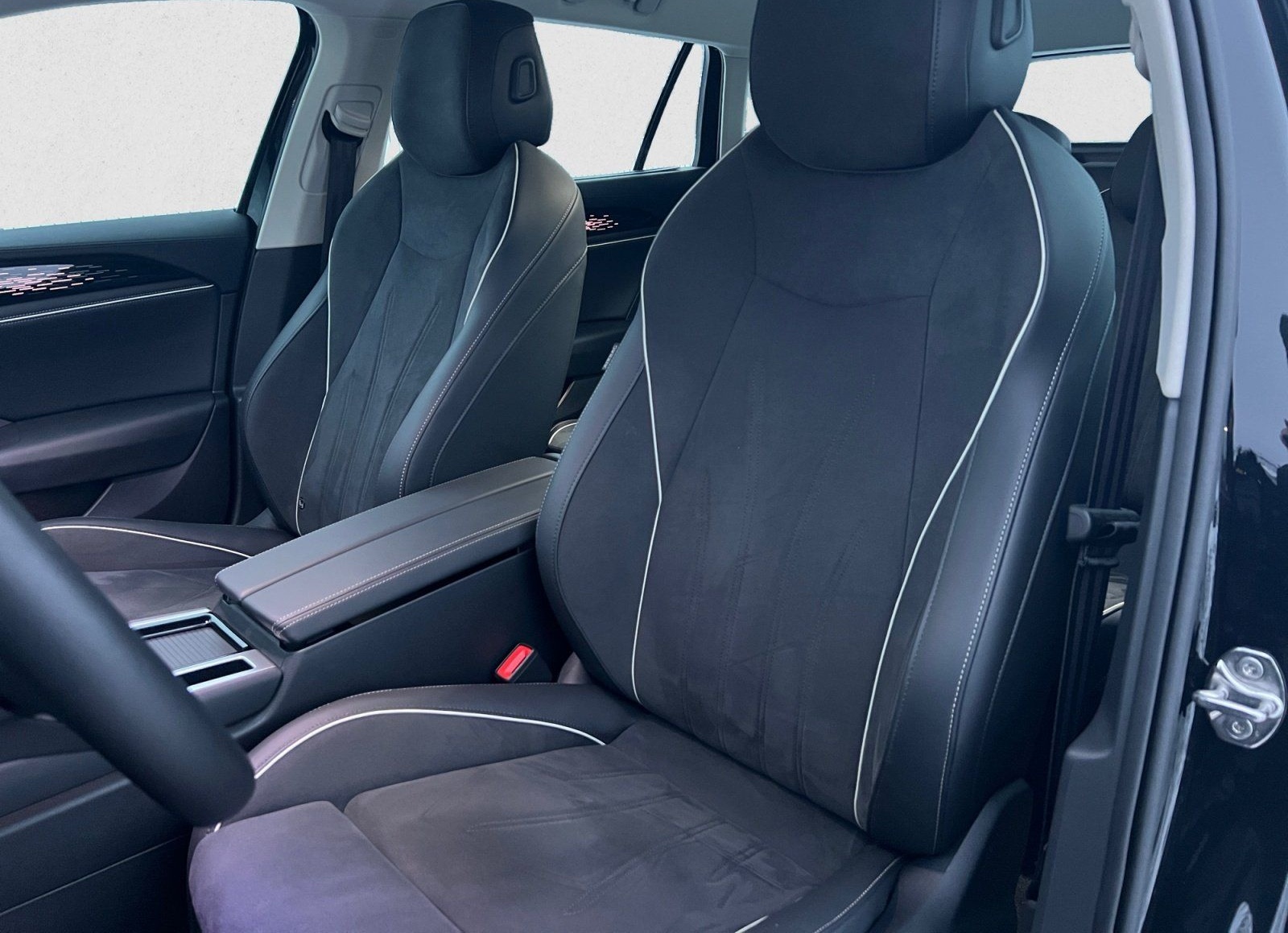 Volkswagen Passat Variant Elegance eTSI DSG|MATRIX|NAVI|SHZ foto 8