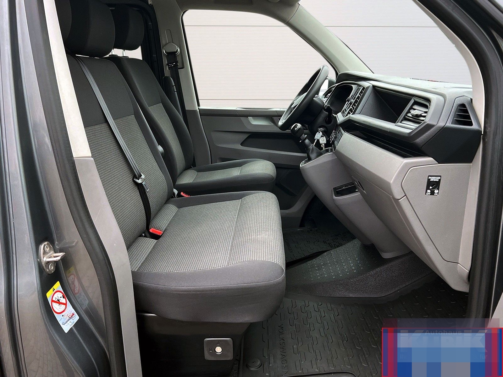 Volkswagen T6.1 Kombi langer Radstand 2,0 TDI 9 Sitzer+AppC foto 13