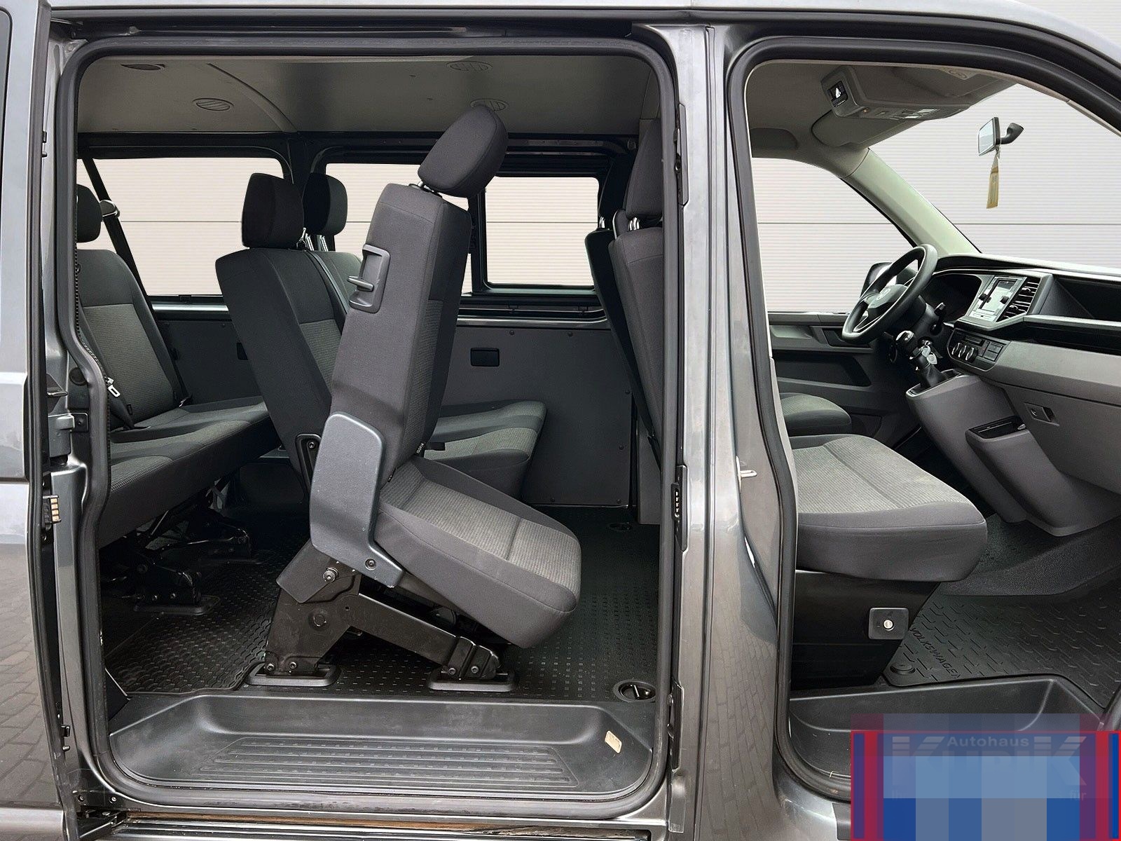 Volkswagen T6.1 Kombi langer Radstand 2,0 TDI 9 Sitzer+AppC foto 14