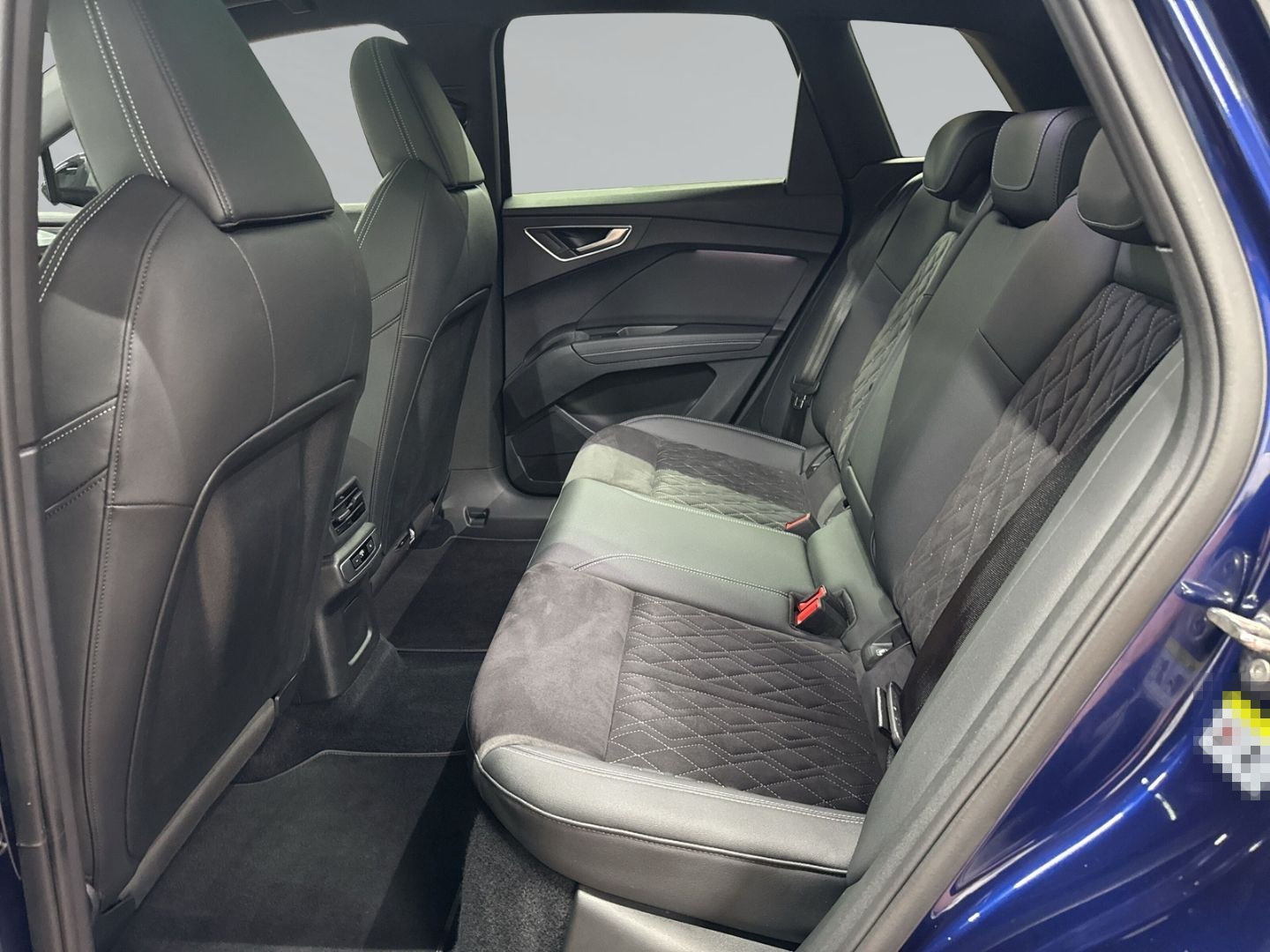 Audi Q4 e-tron 40 S line ACC+HuD+Kamera+Navi+Pano foto 11