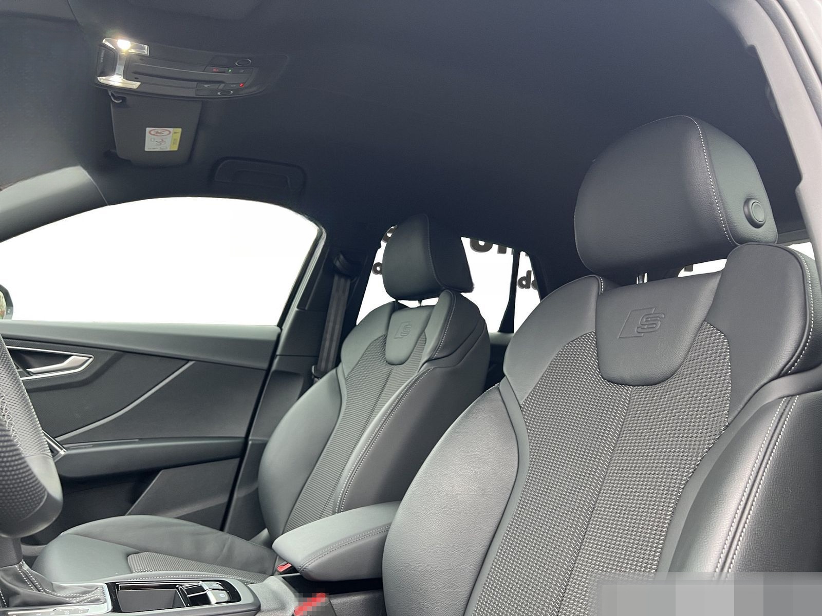 Audi Q2 35 TFSI S line AHK Komfortpaket Bluetooth LED foto 17