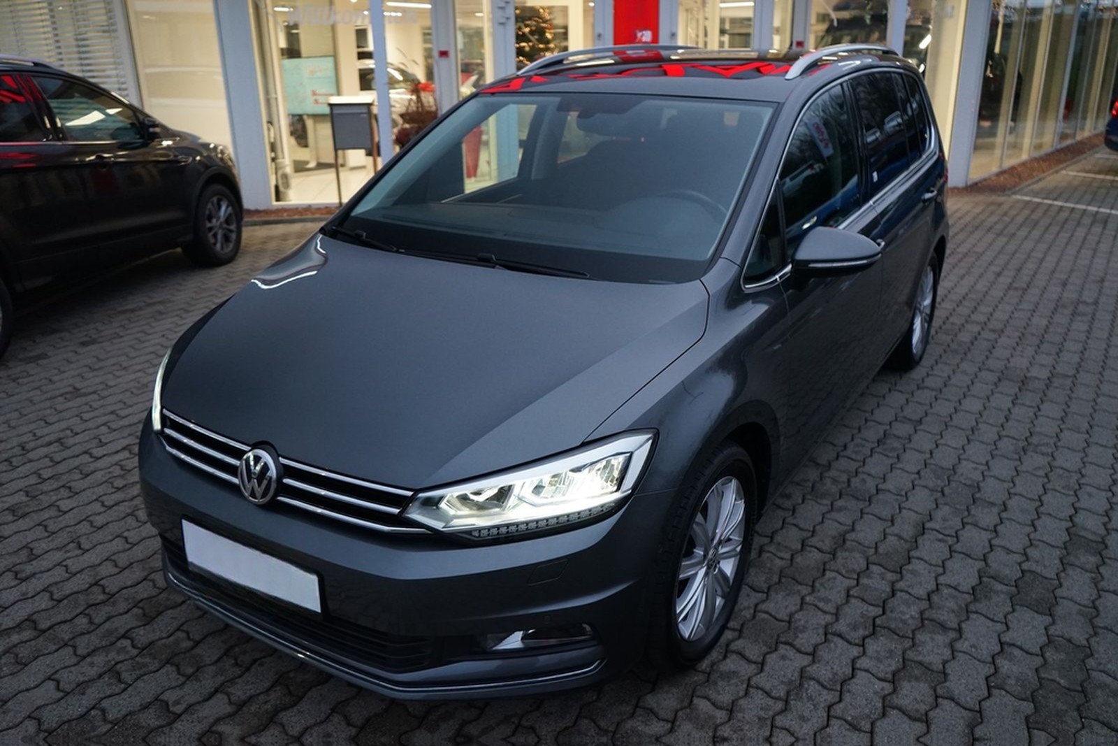 Volkswagen Touran 2.0 TDI DSG Highline LED Navi ACC Kamera foto 12
