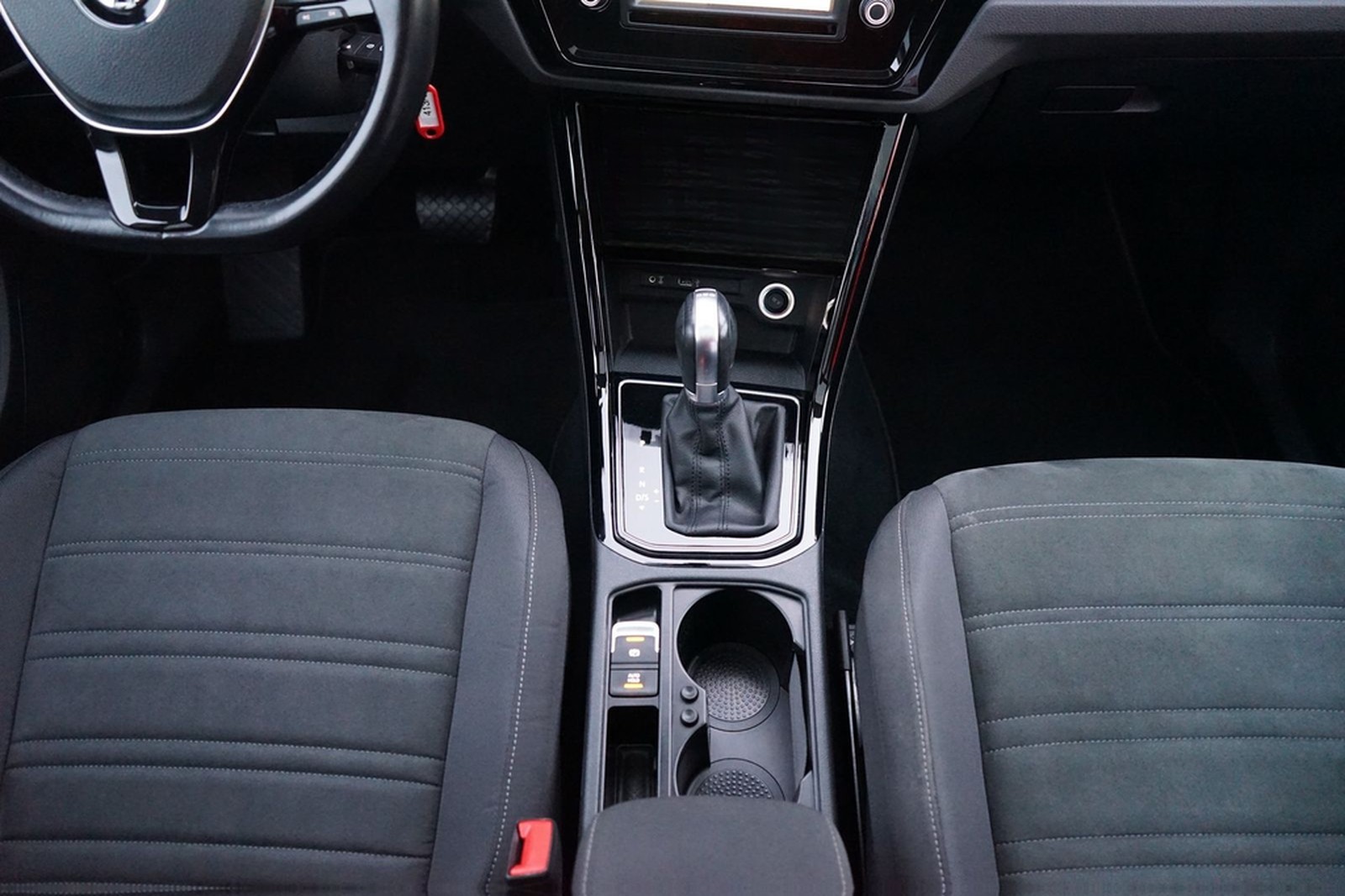 Volkswagen Touran 2.0 TDI DSG Highline LED Navi ACC Kamera foto 19
