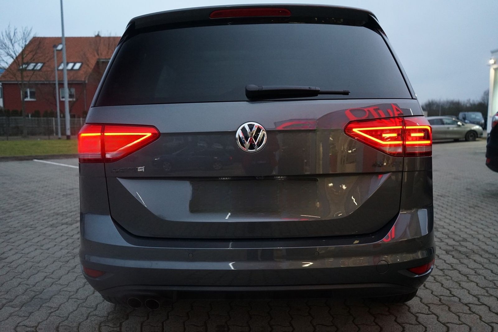 Volkswagen Touran 2.0 TDI DSG Highline LED Navi ACC Kamera foto 7