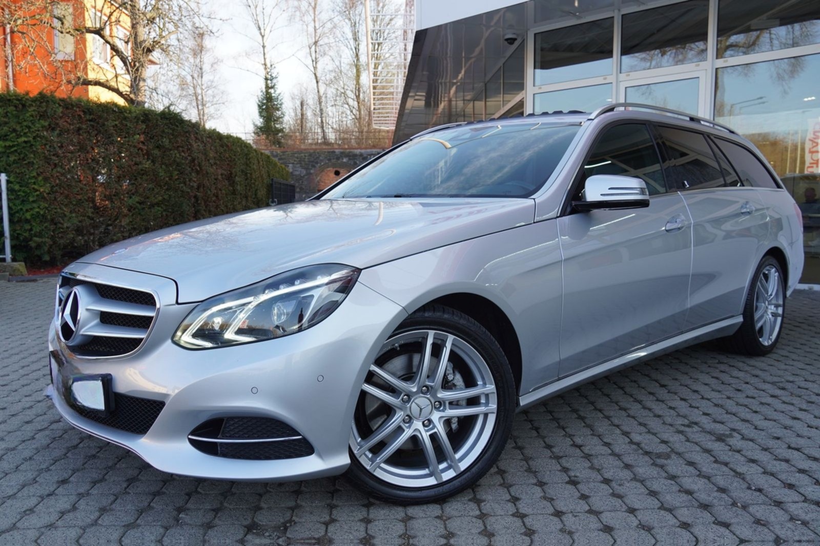 Mercedes-Benz E350 d T Avantgarde 4Matic LED Navi Teilleder foto 2