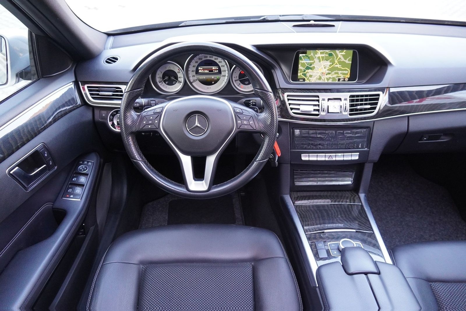 Mercedes-Benz E350 d T Avantgarde 4Matic LED Navi Teilleder foto 15