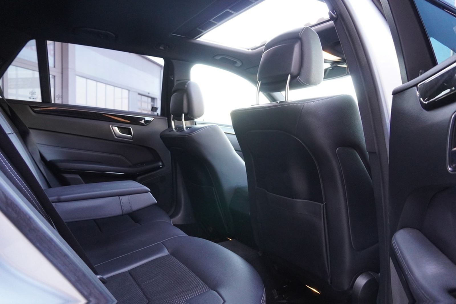 Mercedes-Benz E350 d T Avantgarde 4Matic LED Navi Teilleder foto 27