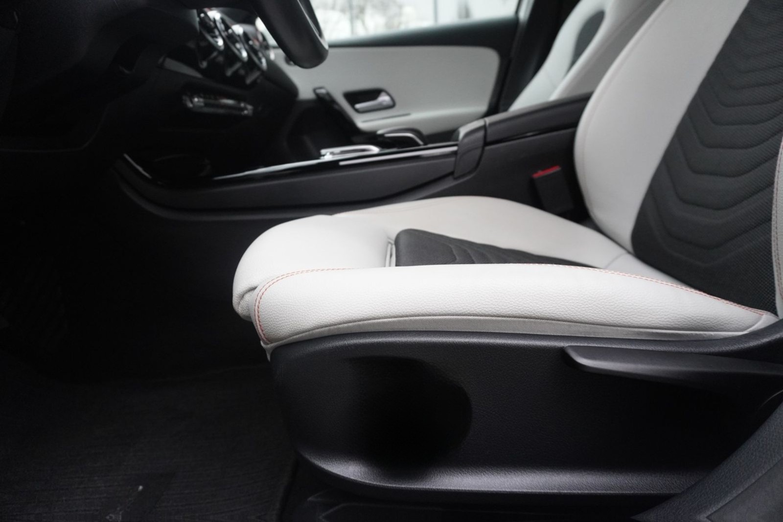 Mercedes-Benz A180 Kamera Leder Navi LED Digitales Cockpit foto 11