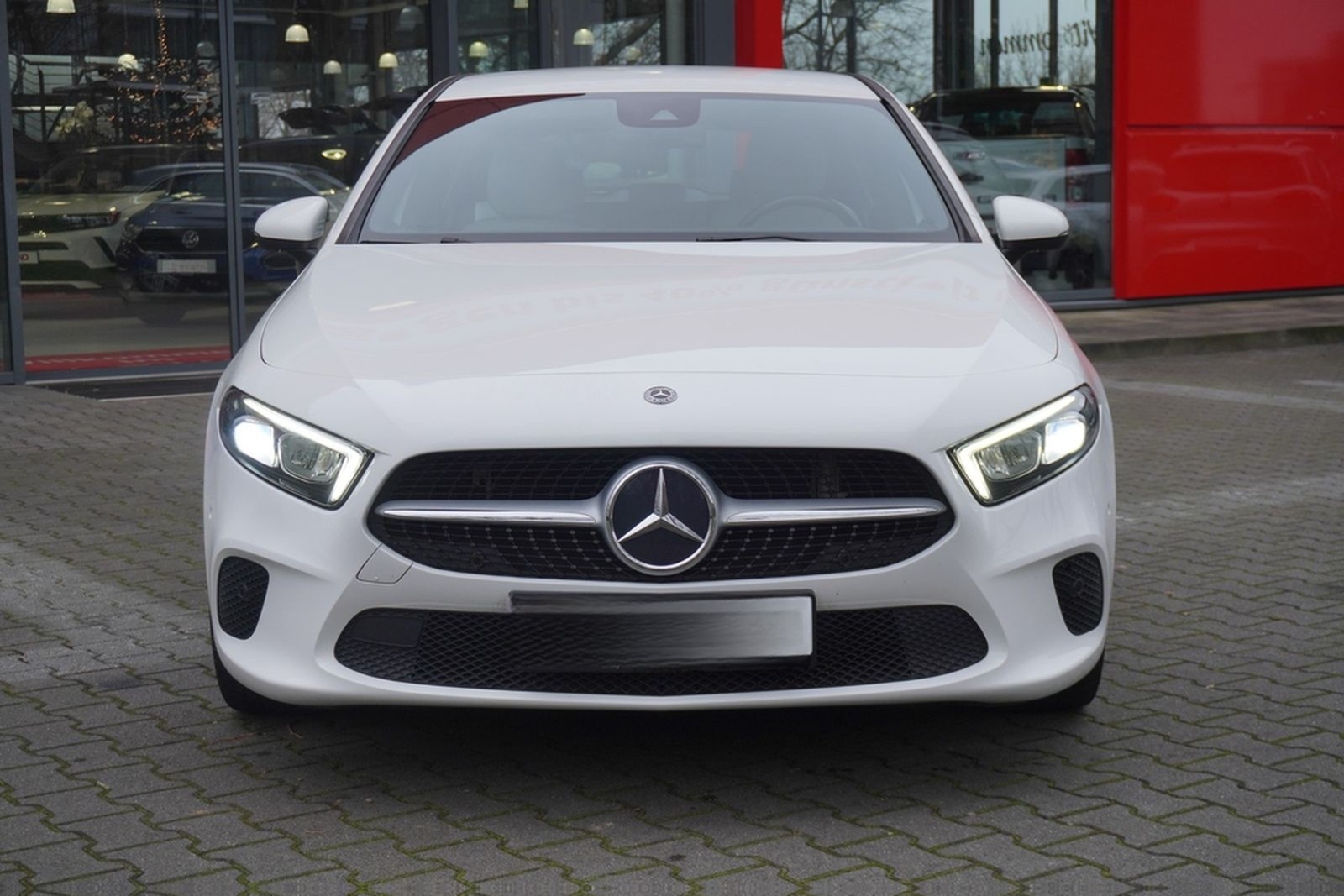 Mercedes-Benz A180 Kamera Leder Navi LED Digitales Cockpit foto 3