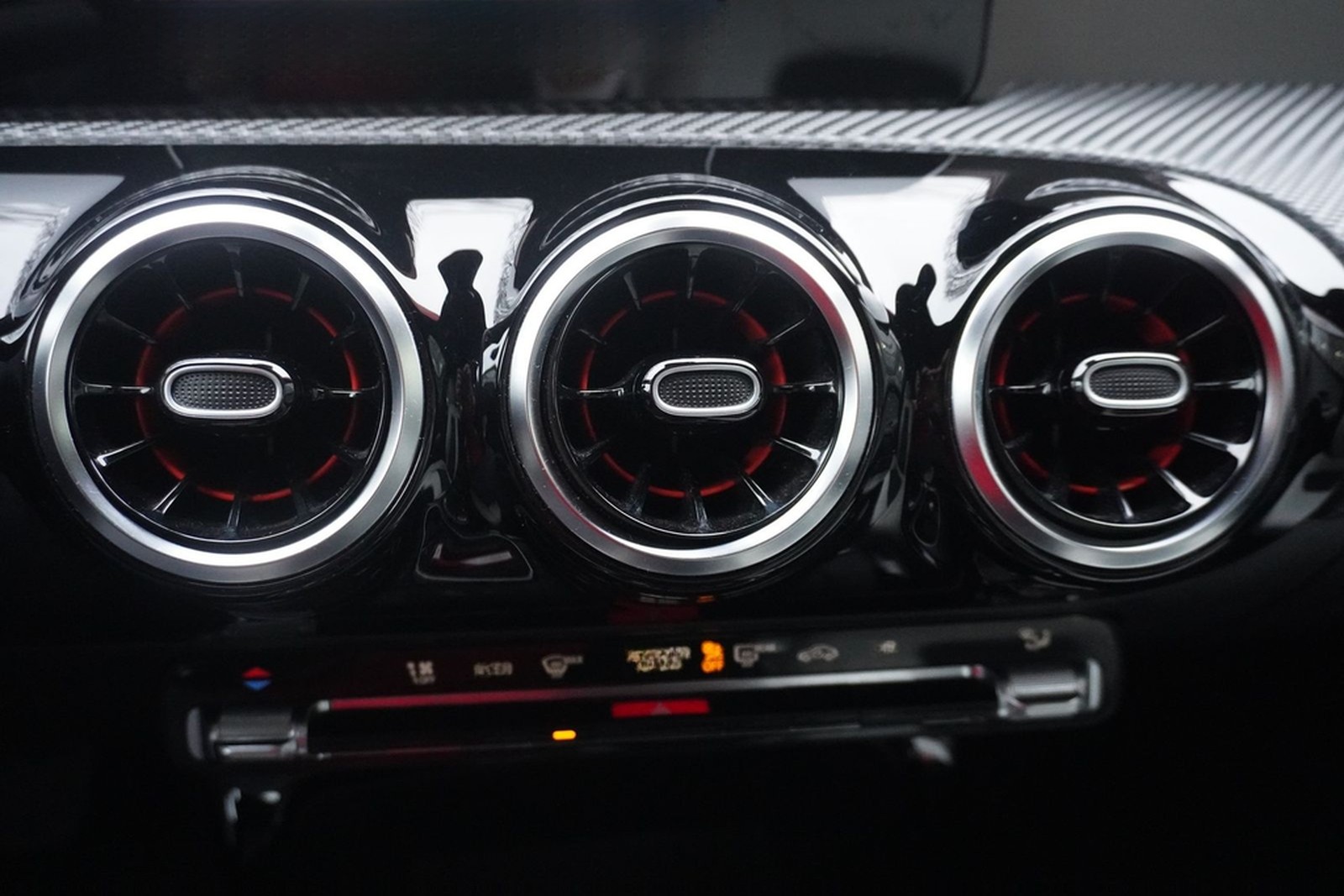 Mercedes-Benz A180 Kamera Leder Navi LED Digitales Cockpit foto 26
