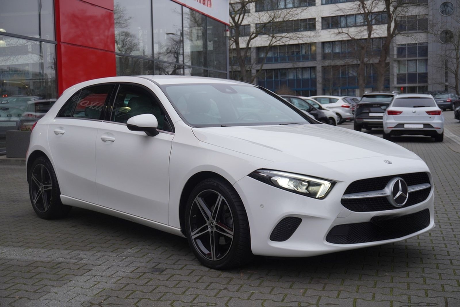 Mercedes-Benz A180 Kamera Leder Navi LED Digitales Cockpit foto 4