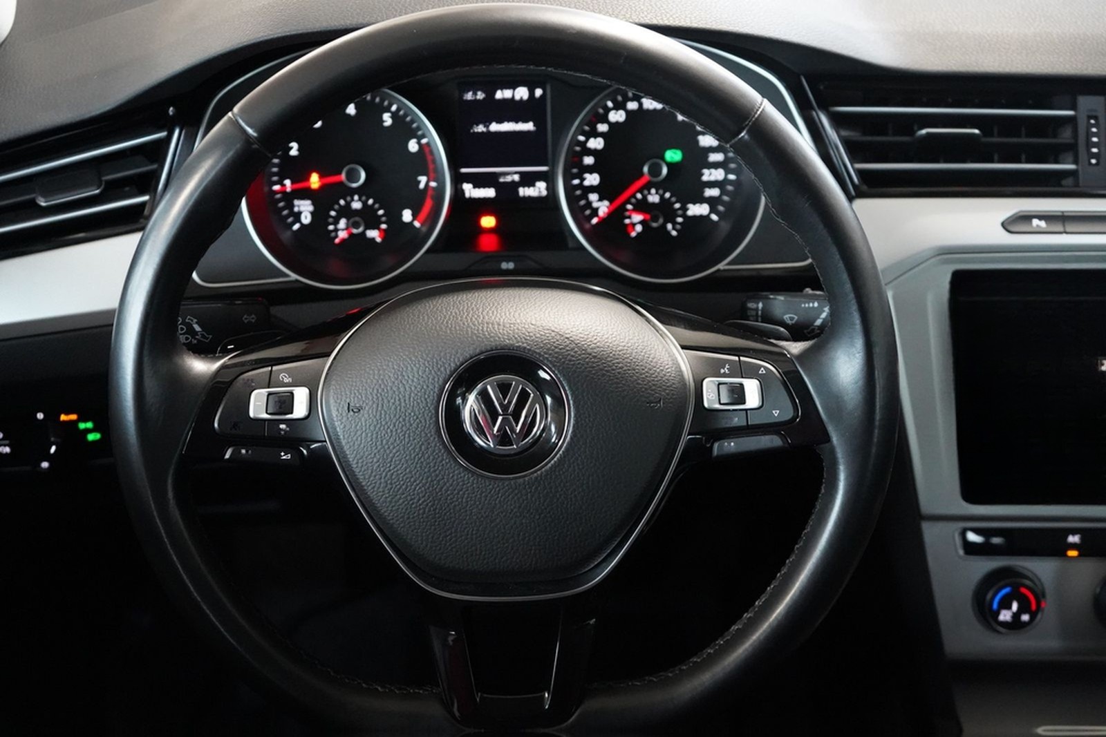 Volkswagen Passat 1.5 TSI Comfortline Navi ACC AHK PDC USB foto 11