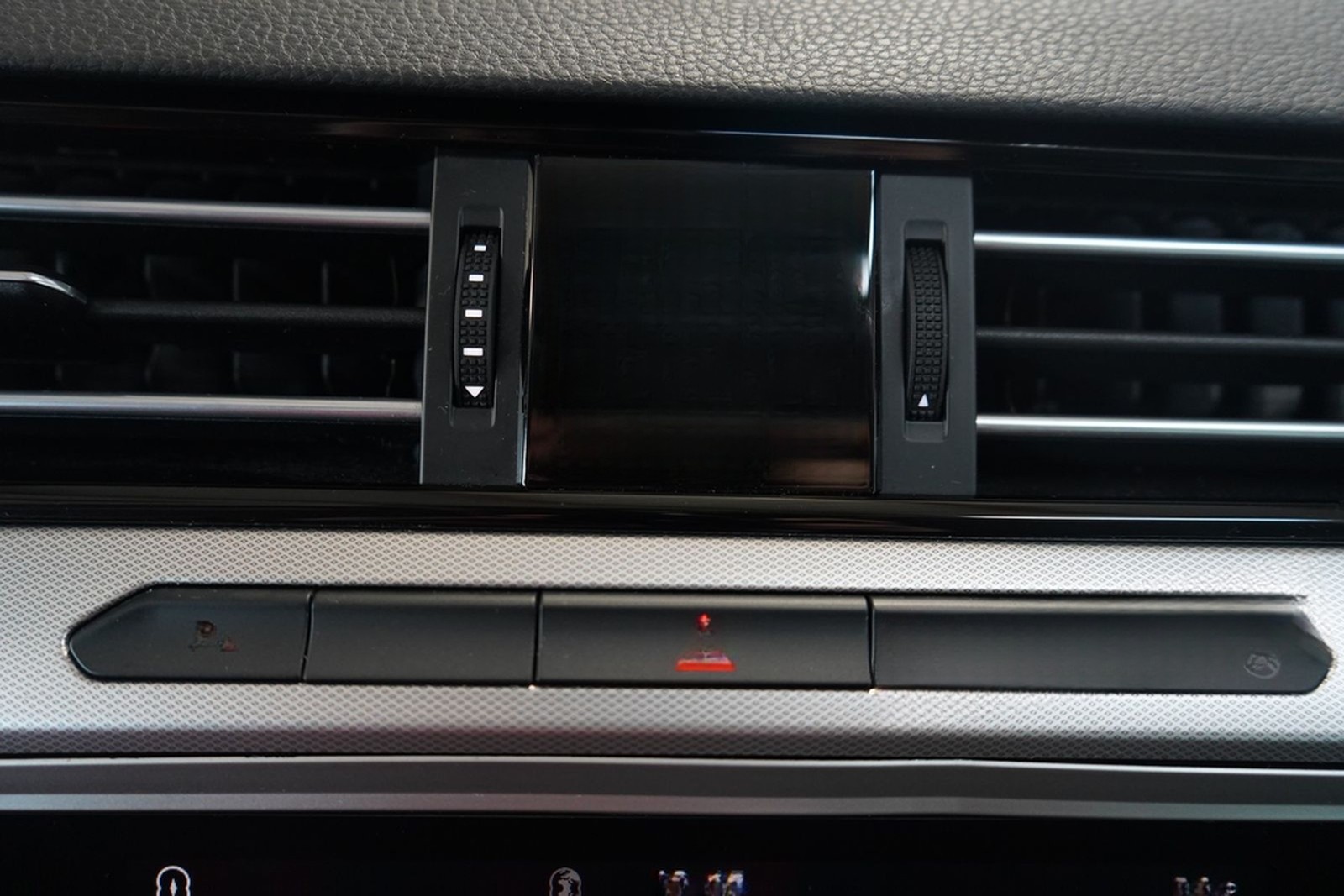 Volkswagen Passat 1.5 TSI Comfortline Navi ACC AHK PDC USB foto 19