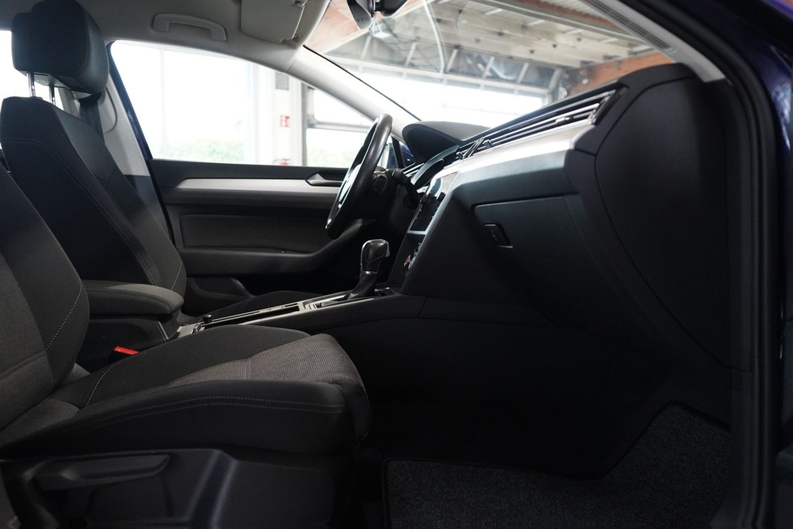 Volkswagen Passat 1.5 TSI Comfortline Navi ACC AHK PDC USB foto 28