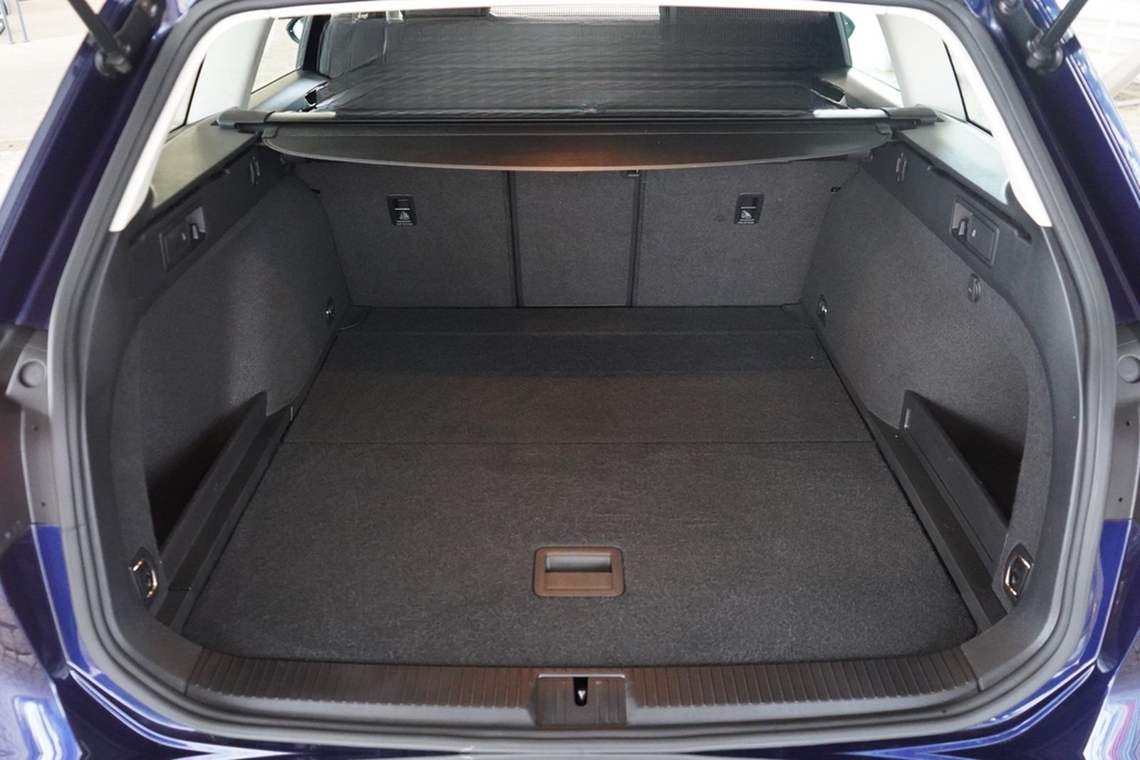 Volkswagen Passat 1.5 TSI Comfortline Navi ACC AHK PDC USB foto 31
