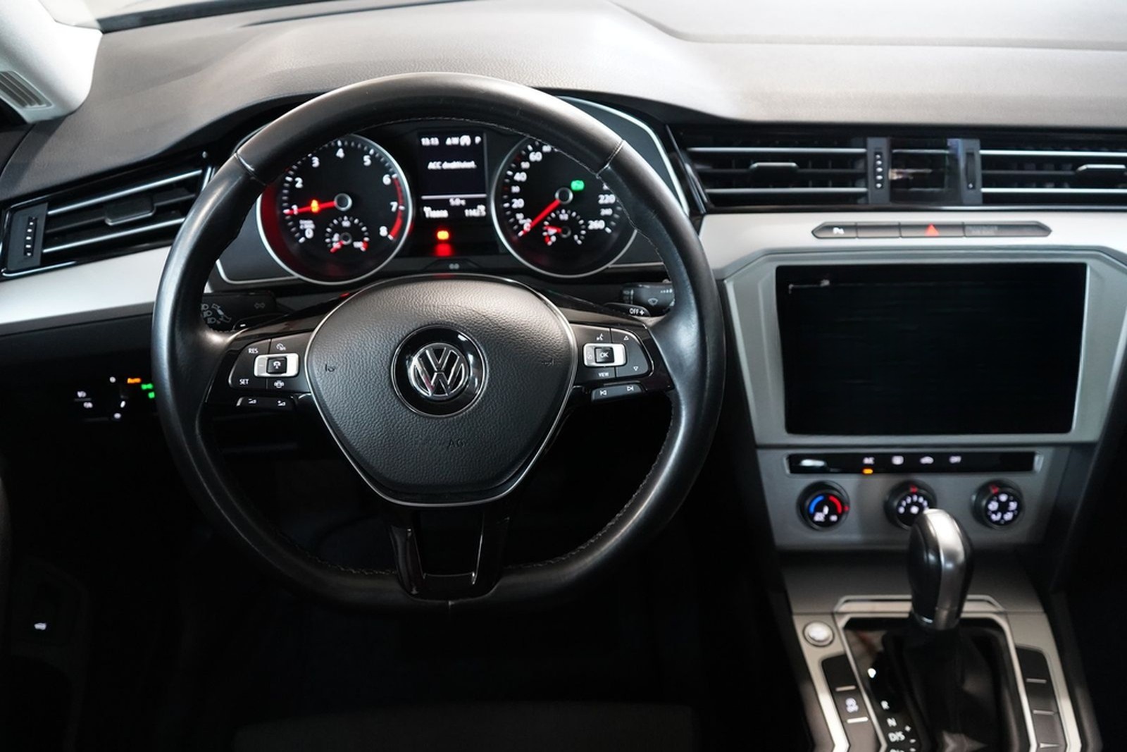 Volkswagen Passat 1.5 TSI Comfortline Navi ACC AHK PDC USB foto 10