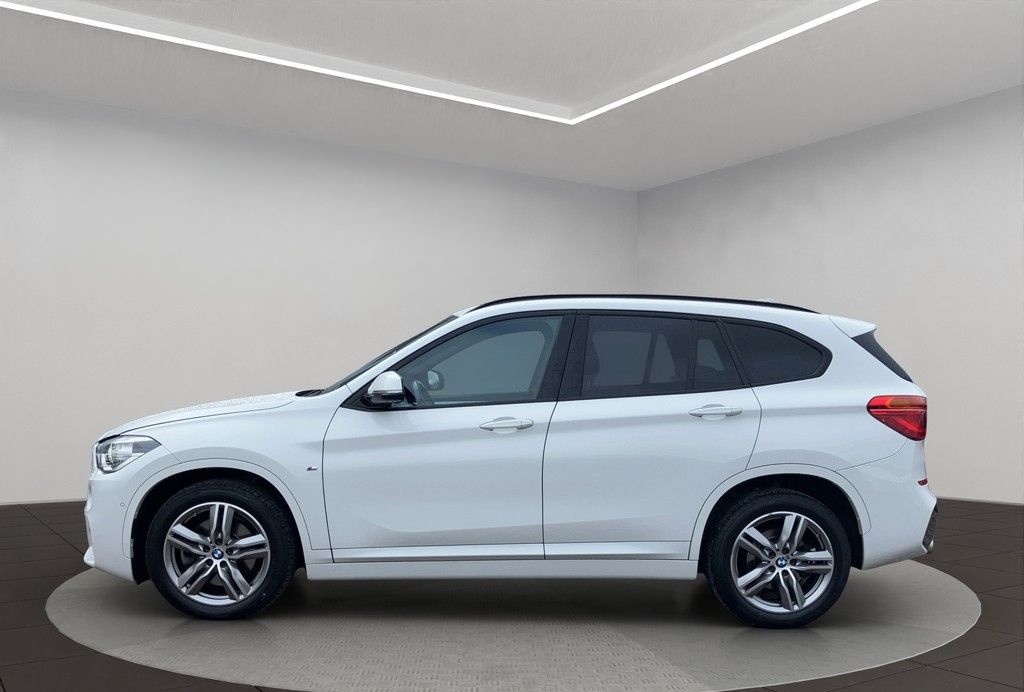 BMW X1 xDrive 20 d M Sport PANO / SHZ / Radio foto 2