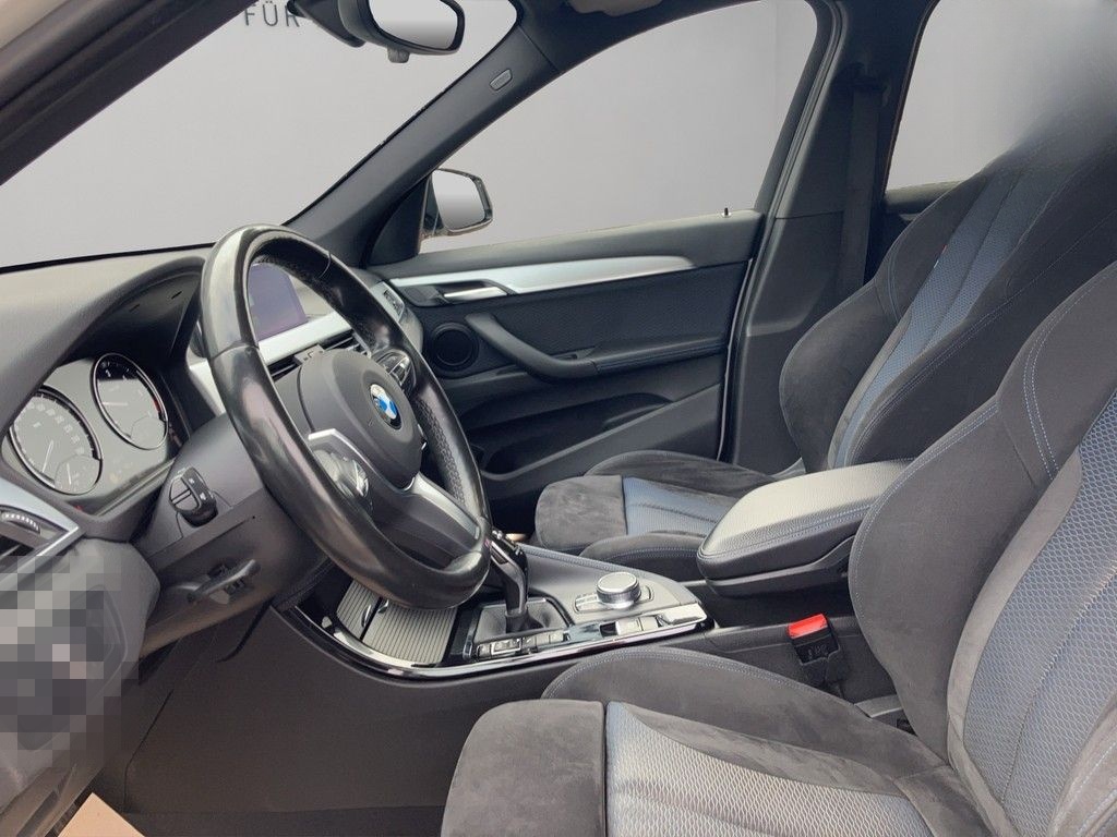 BMW X1 xDrive 20 d M Sport PANO / SHZ / Radio foto 11