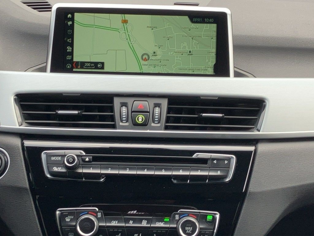 BMW X1 xDrive 20 d M Sport PANO / SHZ / Radio foto 15