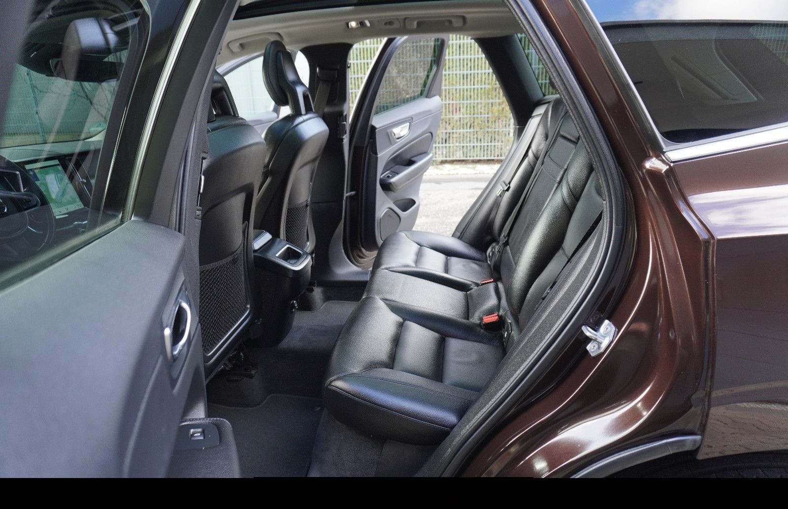 Volvo XC60 D4 Momentum AWD LEDER+NAVI+PANO+KAMERA+ALU foto 15