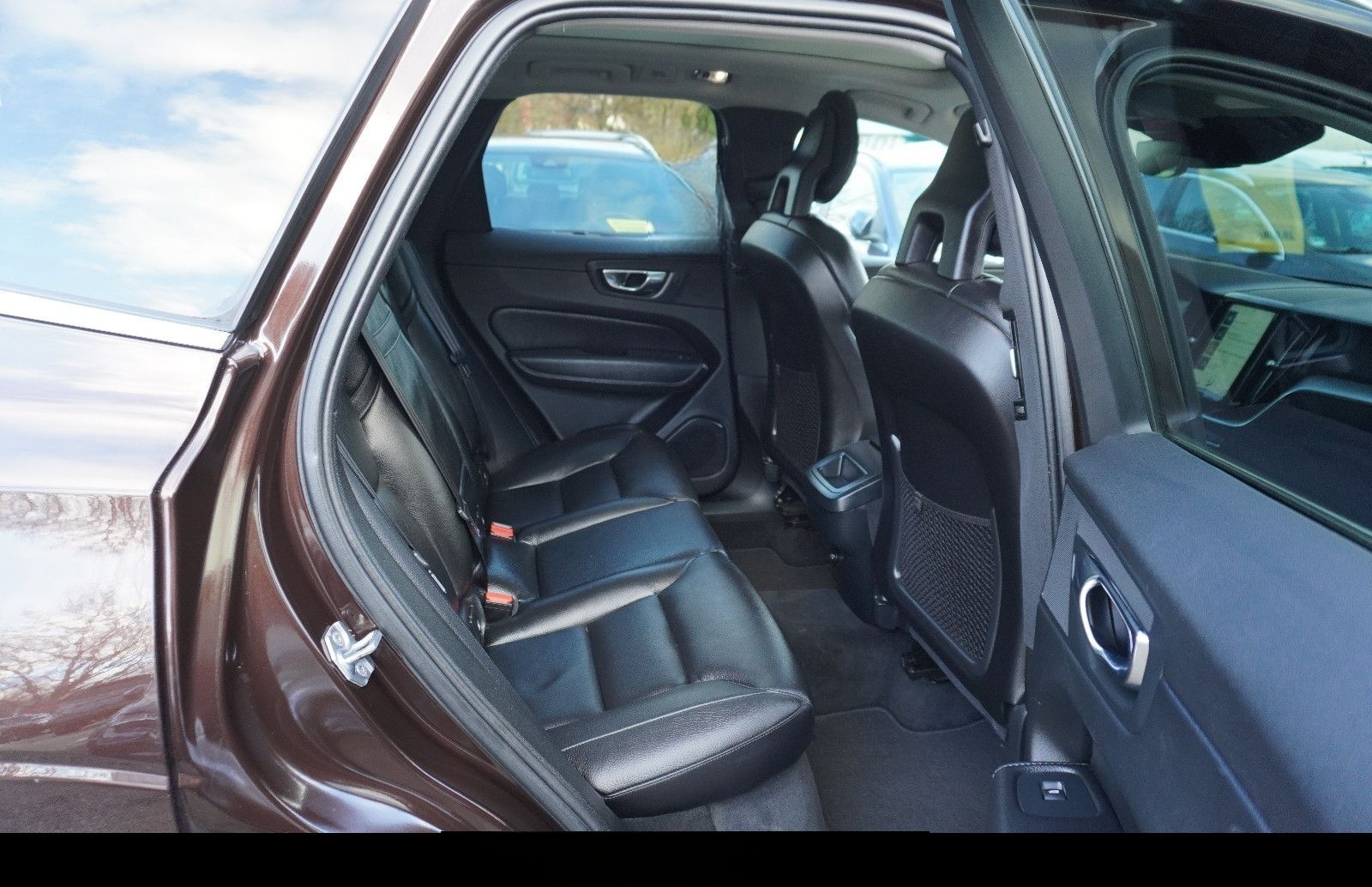 Volvo XC60 D4 Momentum AWD LEDER+NAVI+PANO+KAMERA+ALU foto 18